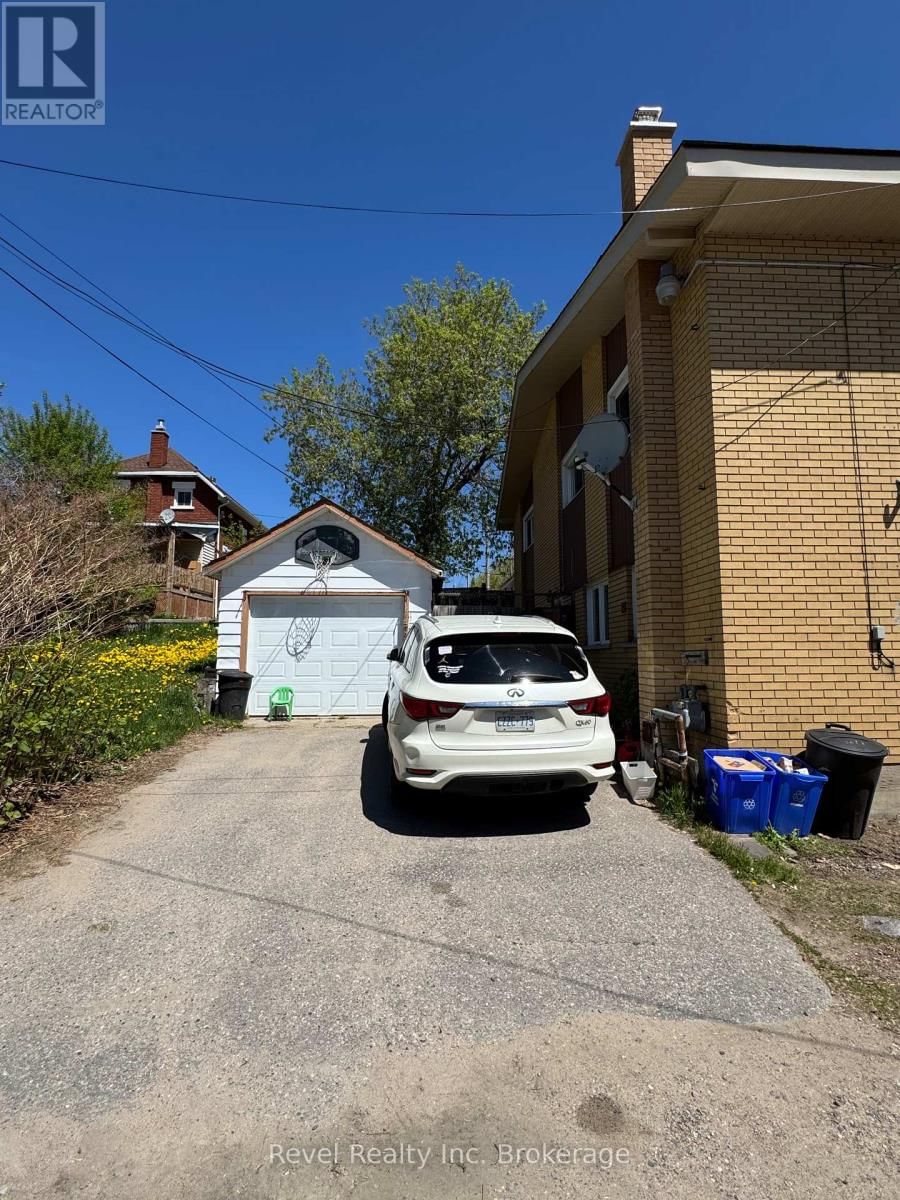 671 ANN STREET Image 40