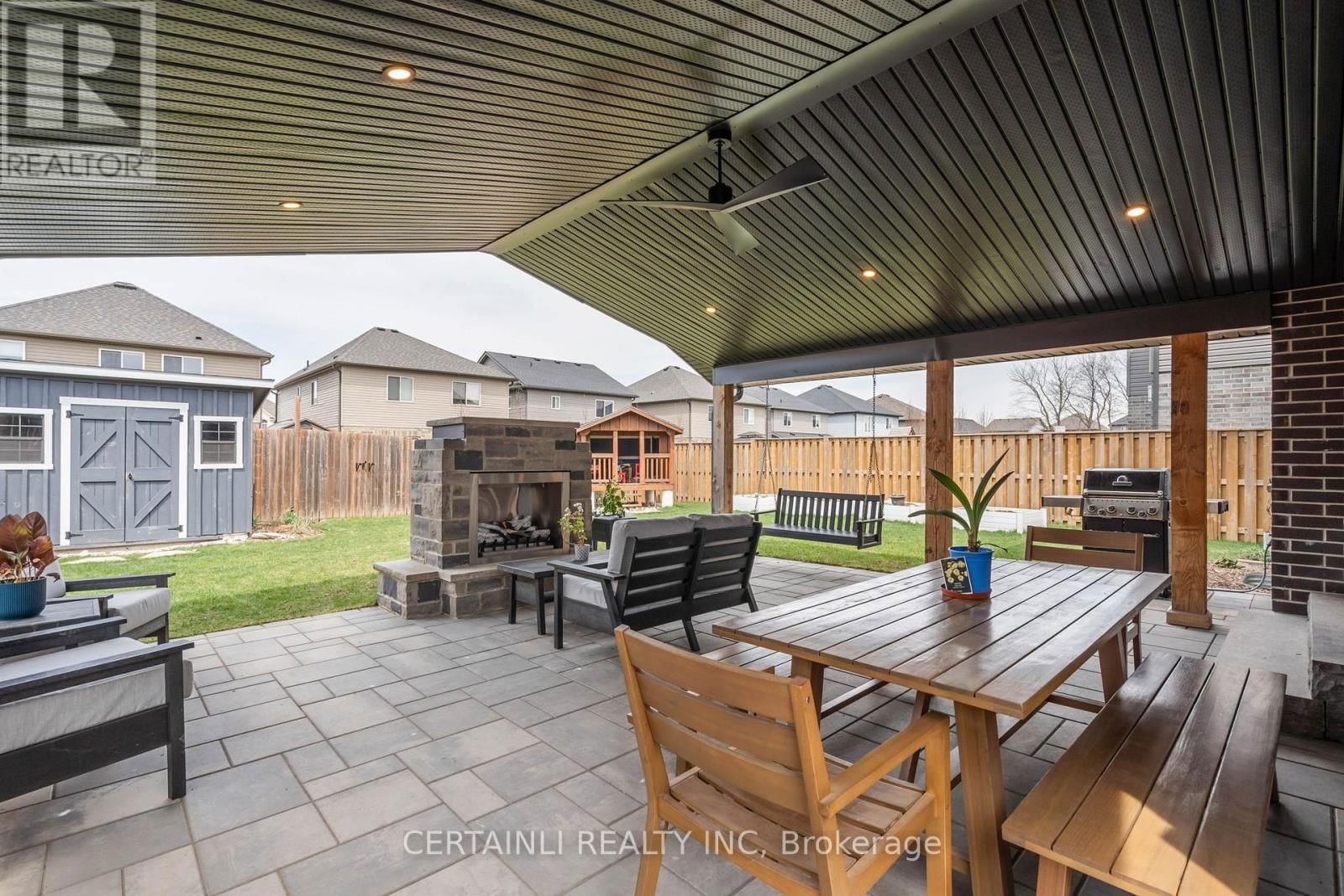 16 ANDERSON CRESCENT Image 2