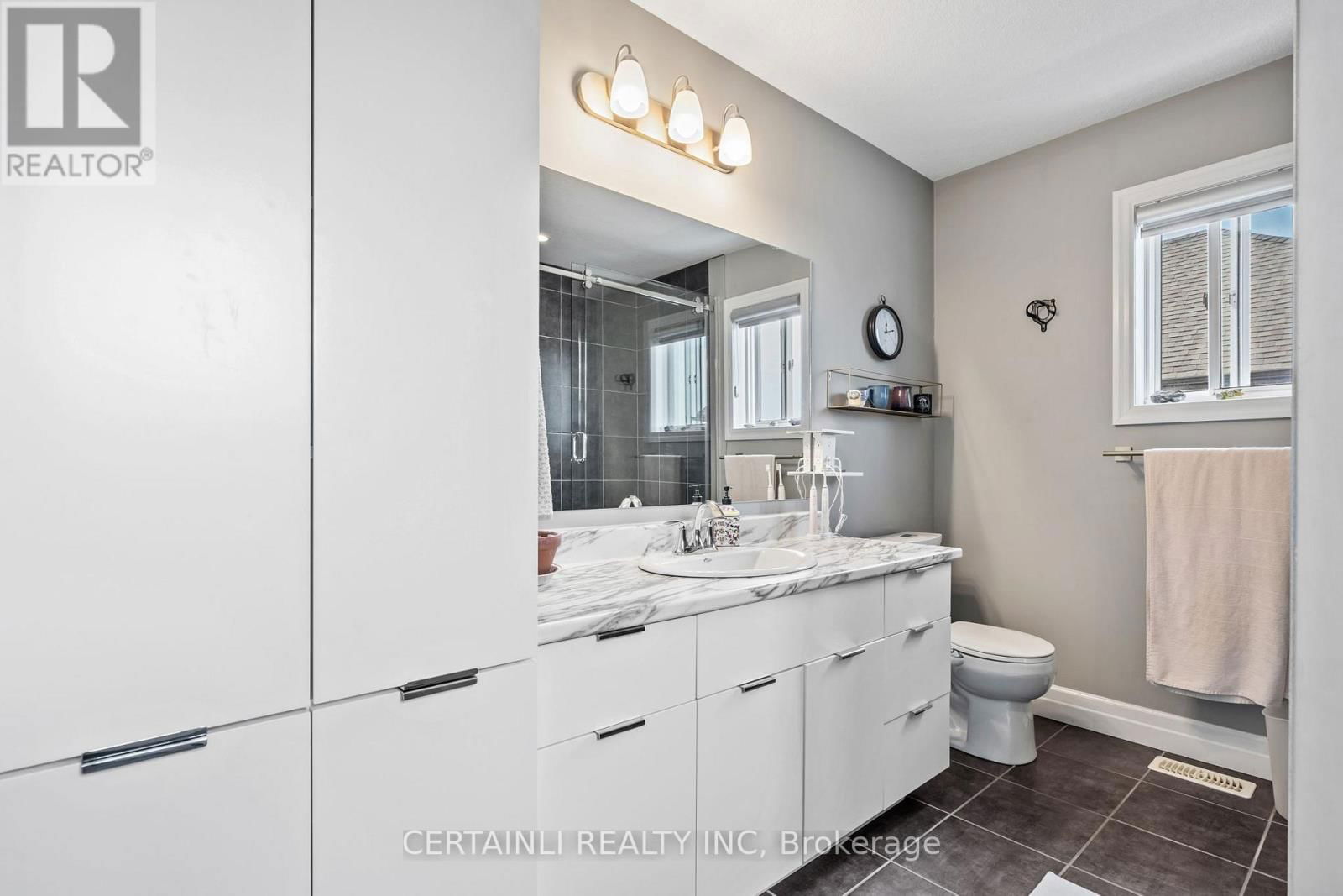 16 ANDERSON CRESCENT Image 22
