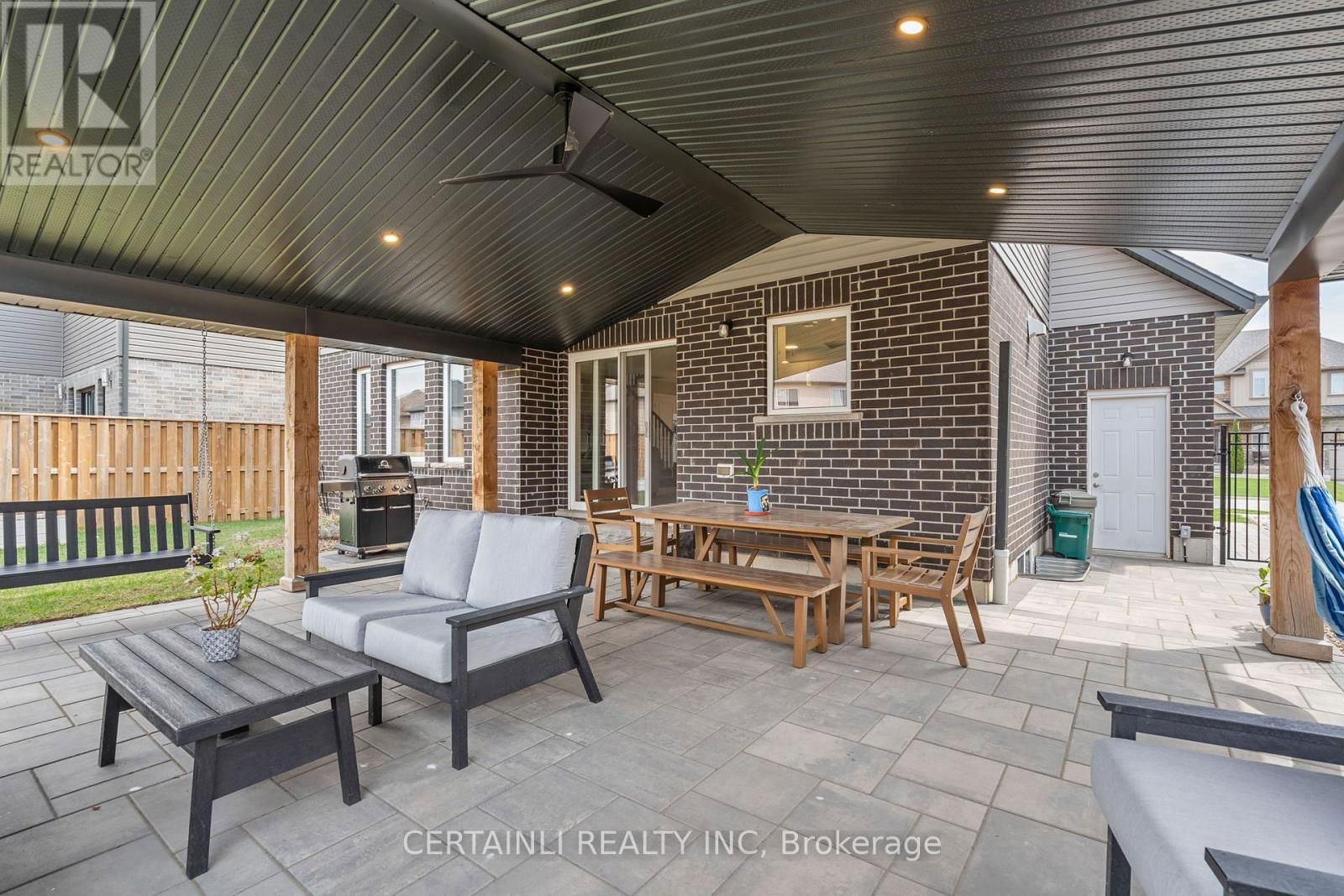 16 ANDERSON CRESCENT Image 36