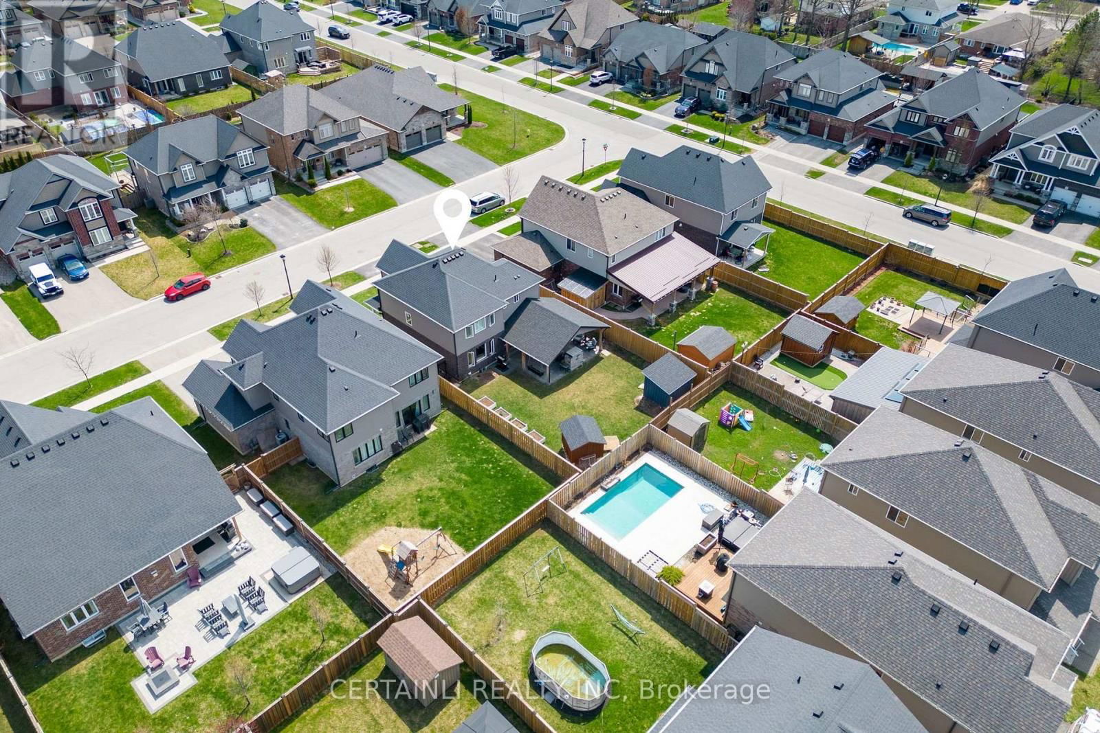 16 ANDERSON CRESCENT Image 43