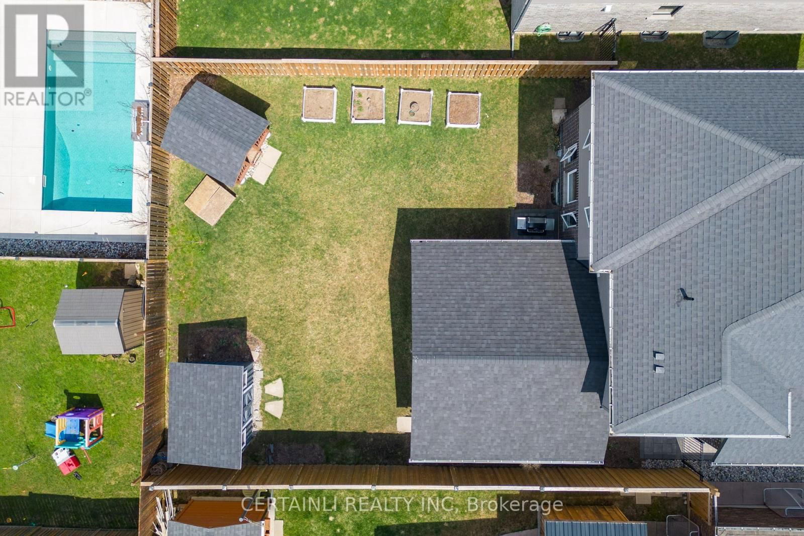 16 ANDERSON CRESCENT Image 5