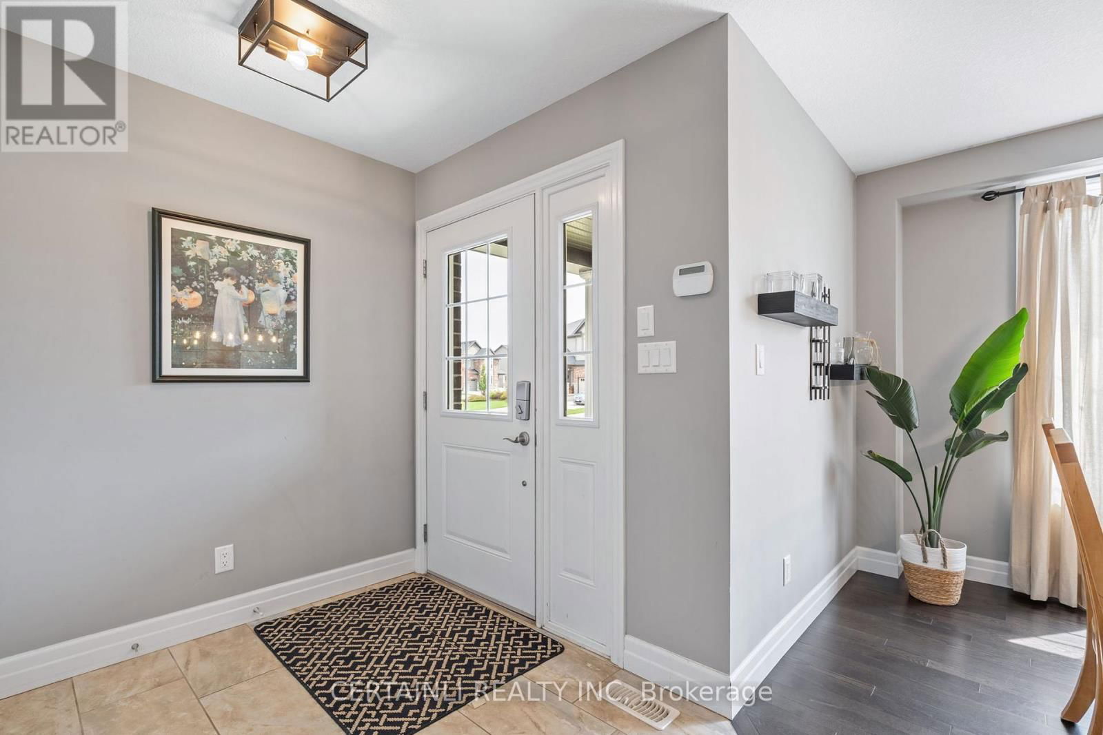 16 ANDERSON CRESCENT Image 7