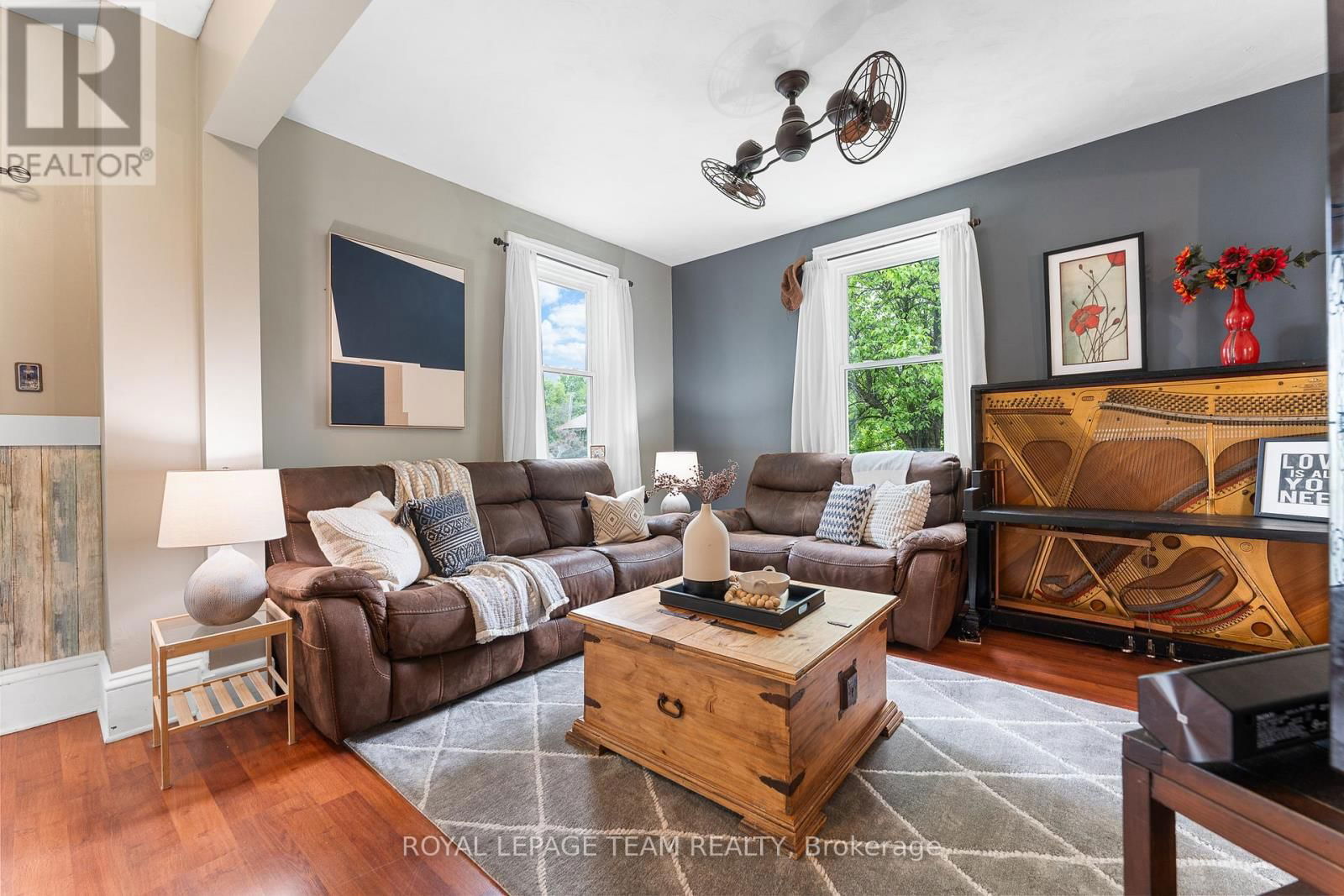 378 DONALD B MUNRO DRIVE Image 12