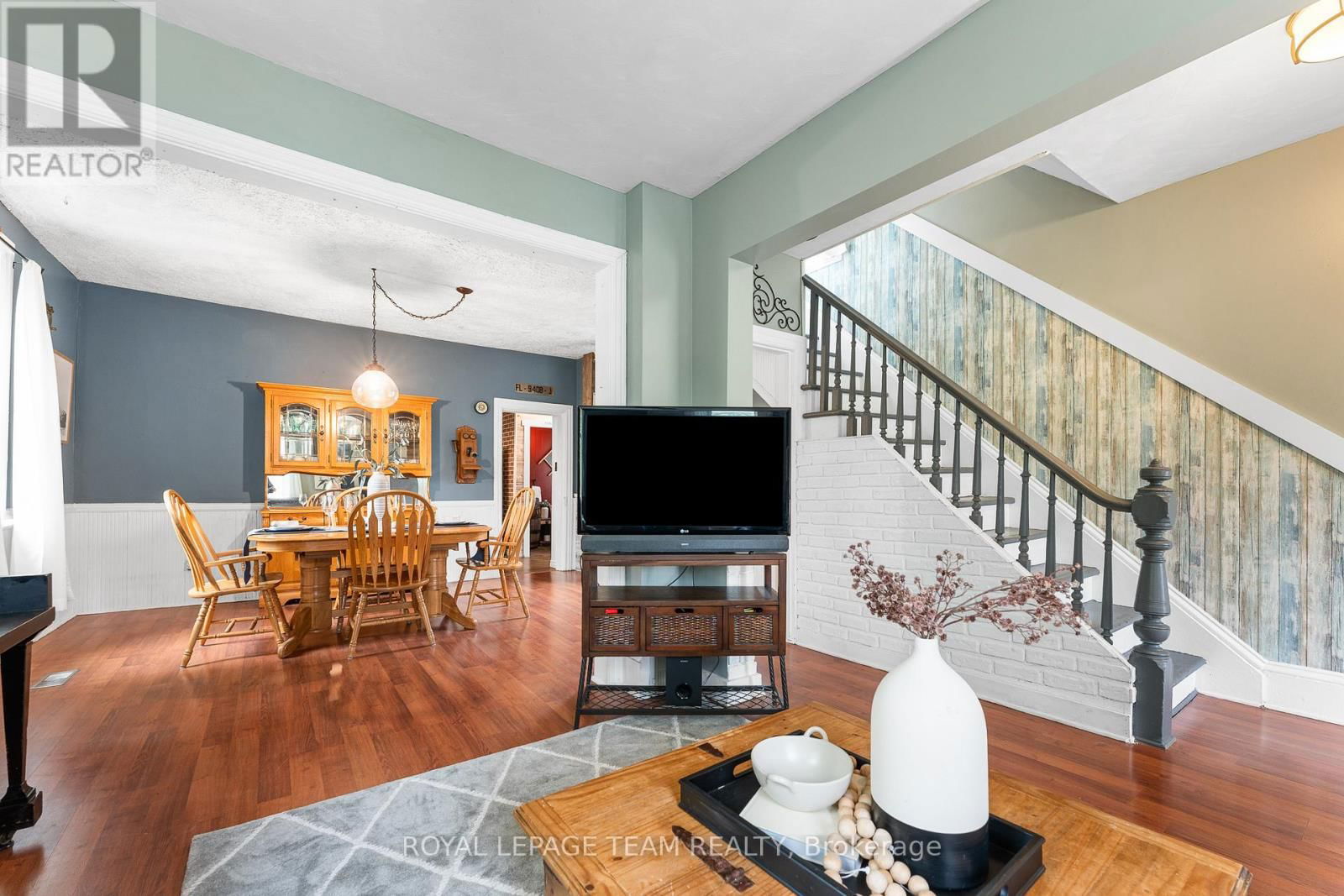 378 DONALD B MUNRO DRIVE Image 14