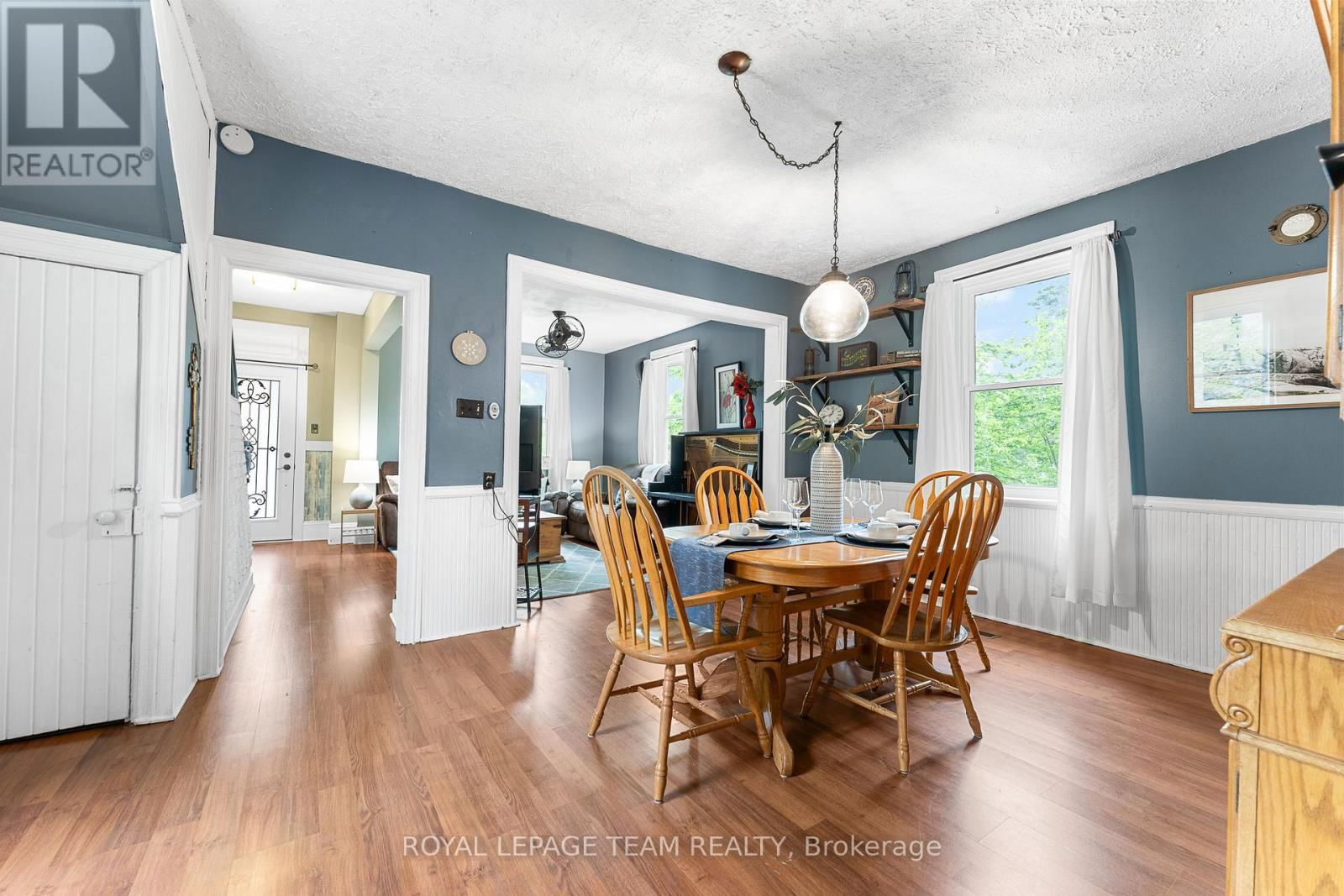 378 DONALD B MUNRO DRIVE Image 16