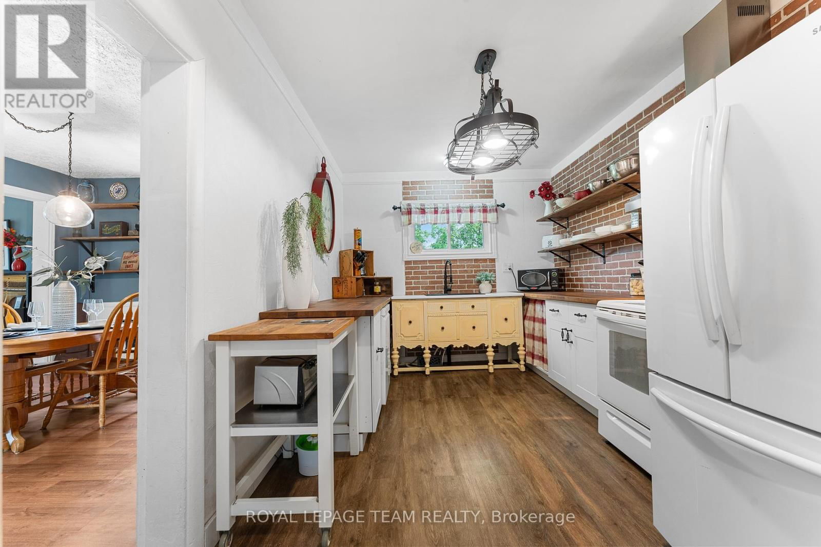 378 DONALD B MUNRO DRIVE Image 21