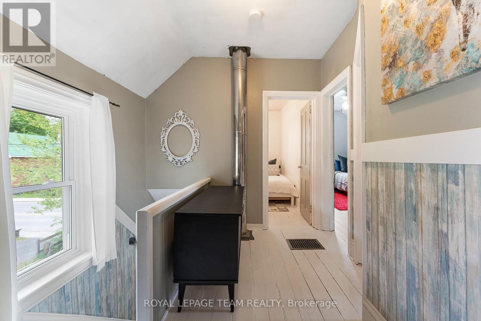 378 DONALD B MUNRO DRIVE Image 29