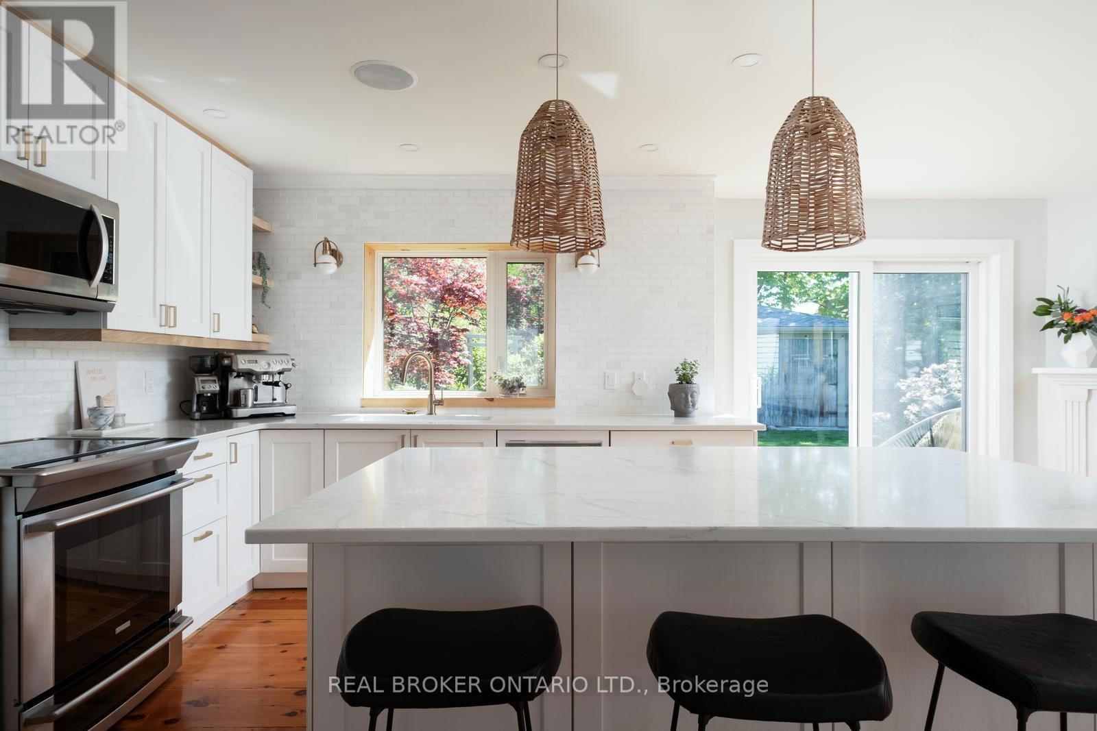 354 COLLEGE STREET Image 11