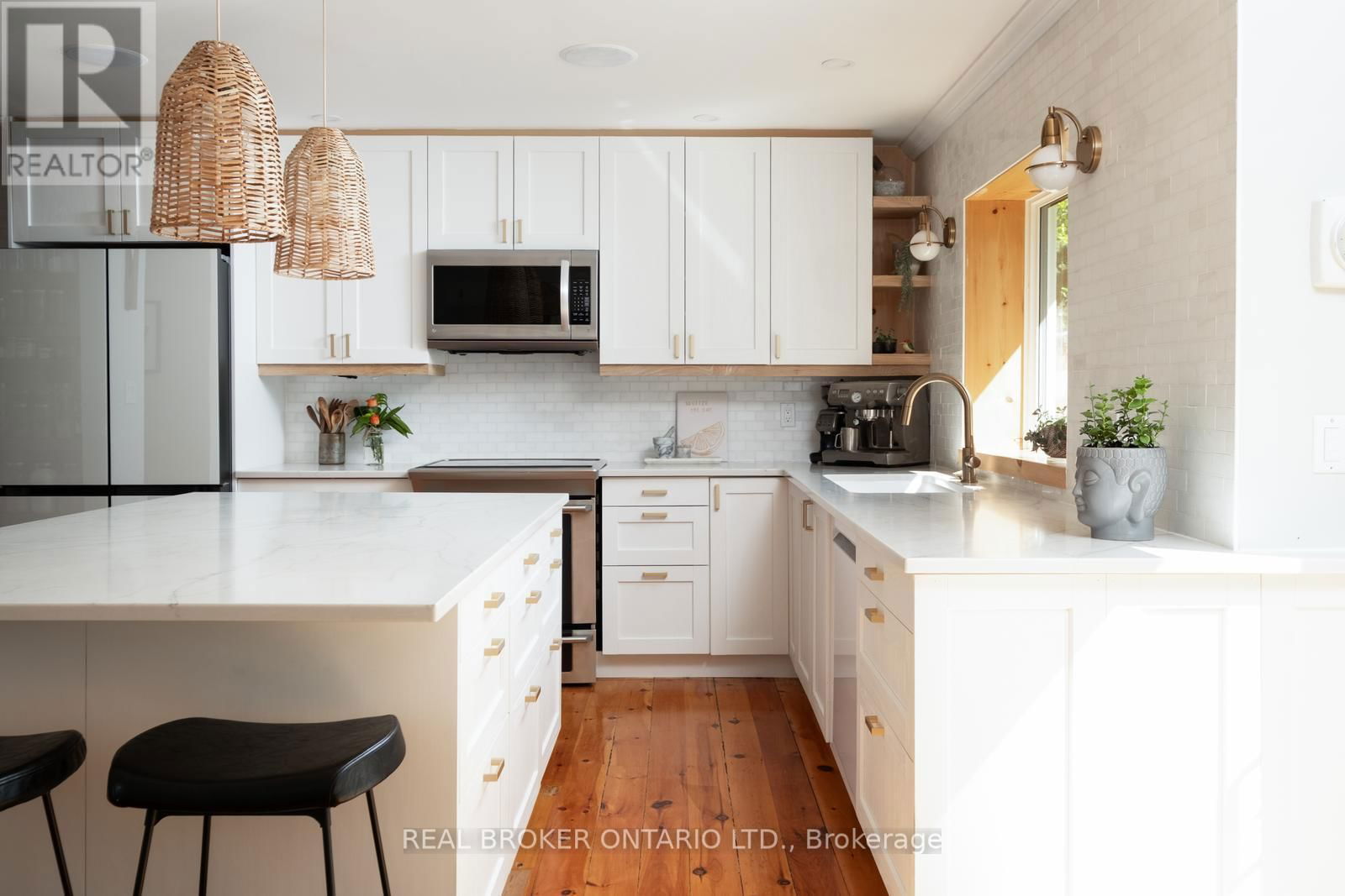 354 COLLEGE STREET Image 12