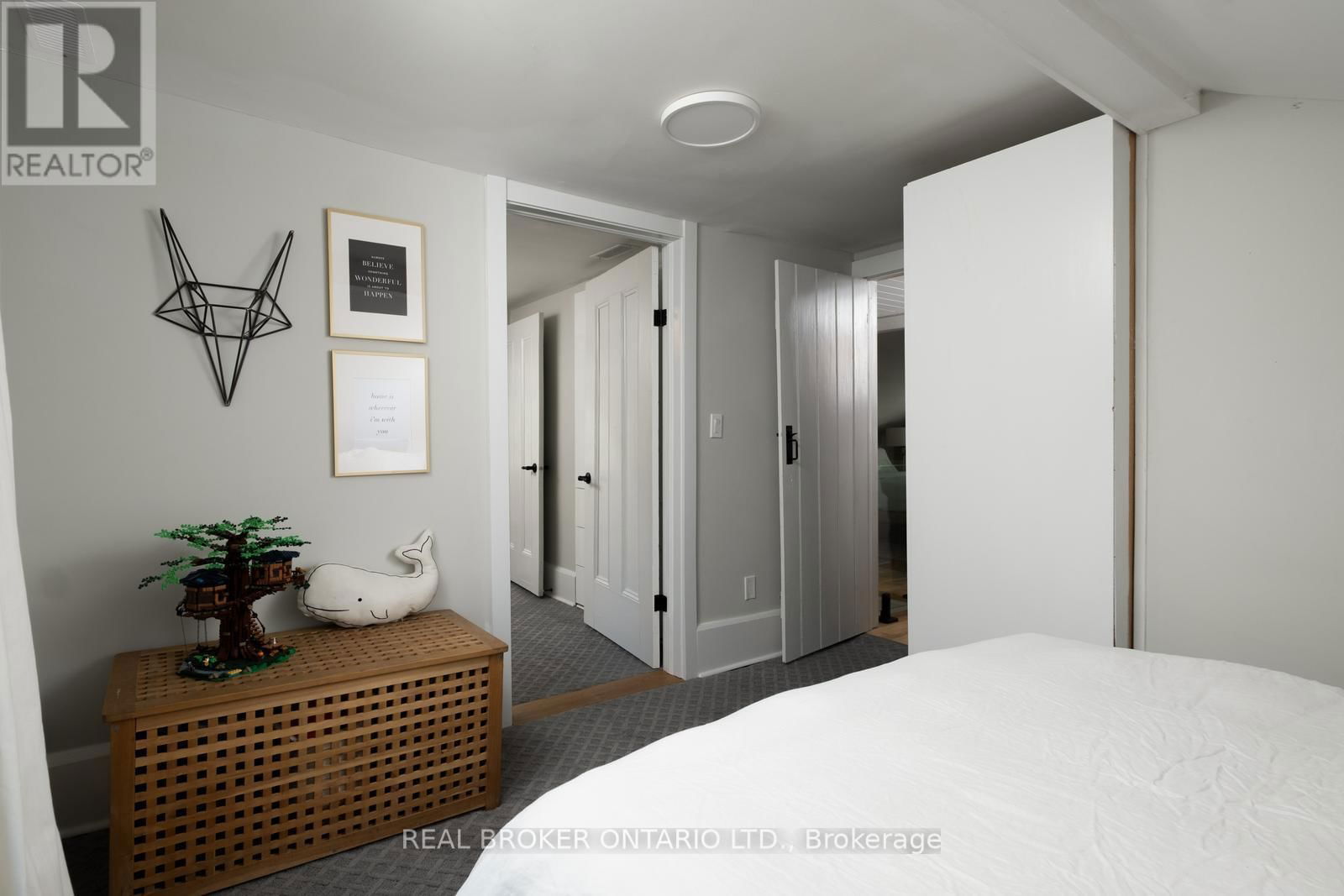 354 COLLEGE STREET Image 24
