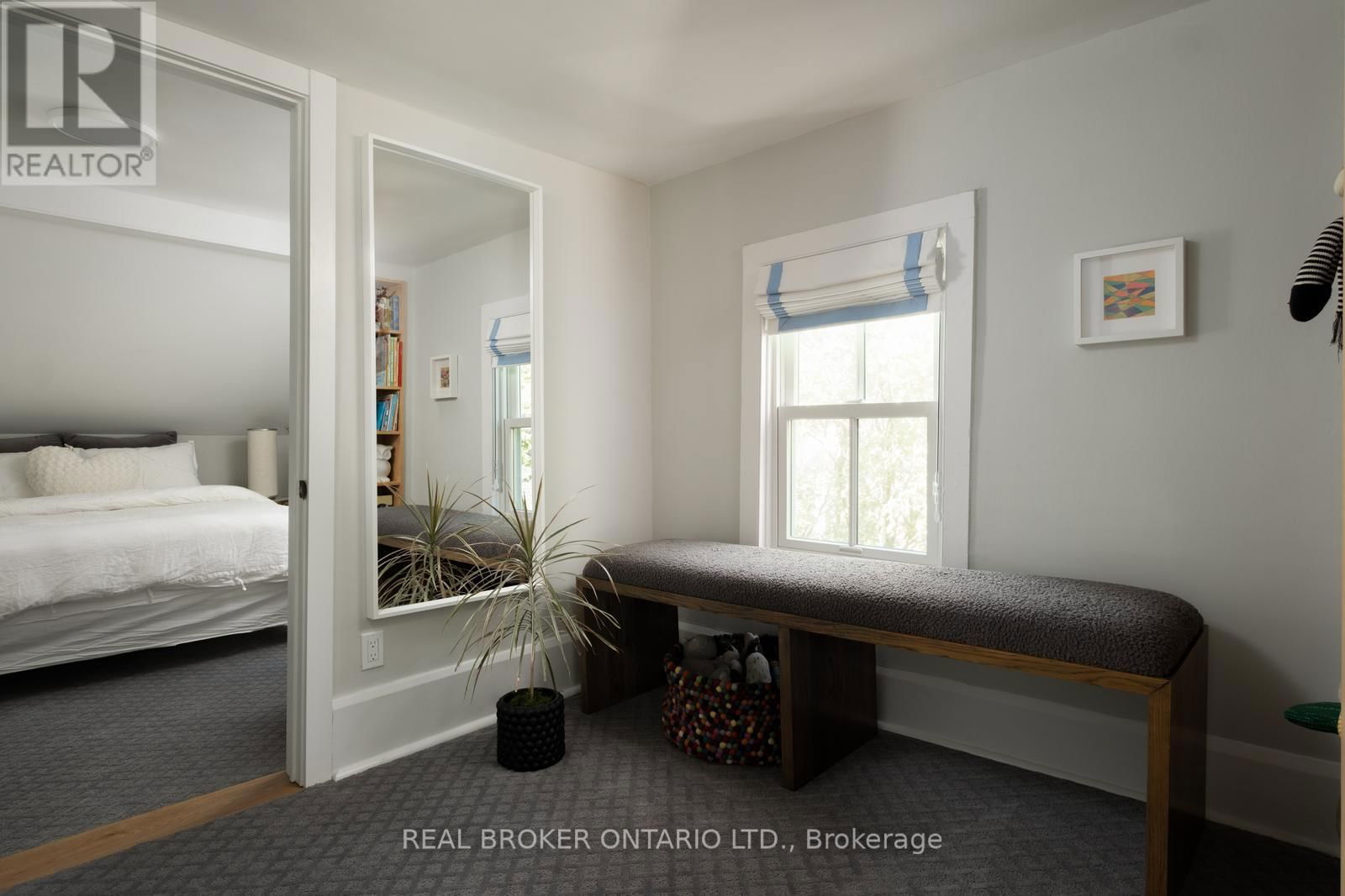 354 COLLEGE STREET Image 25