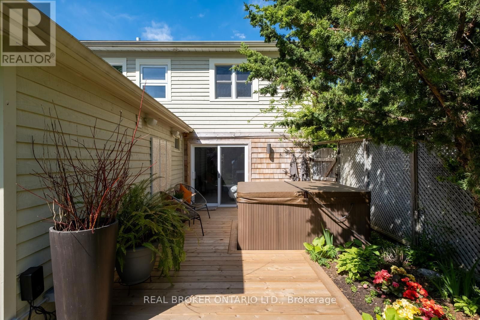 354 COLLEGE STREET Image 31