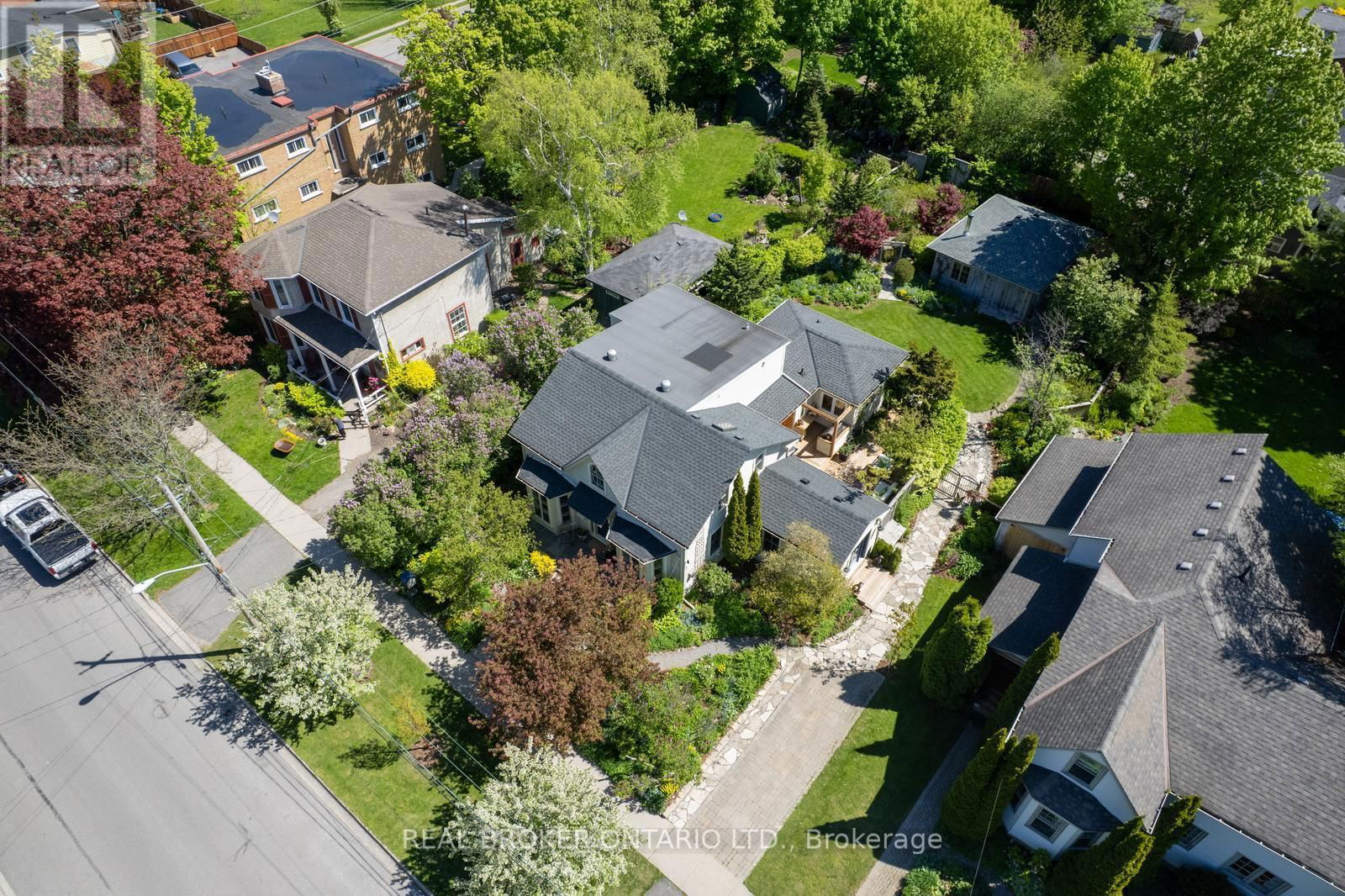 354 COLLEGE STREET Image 39