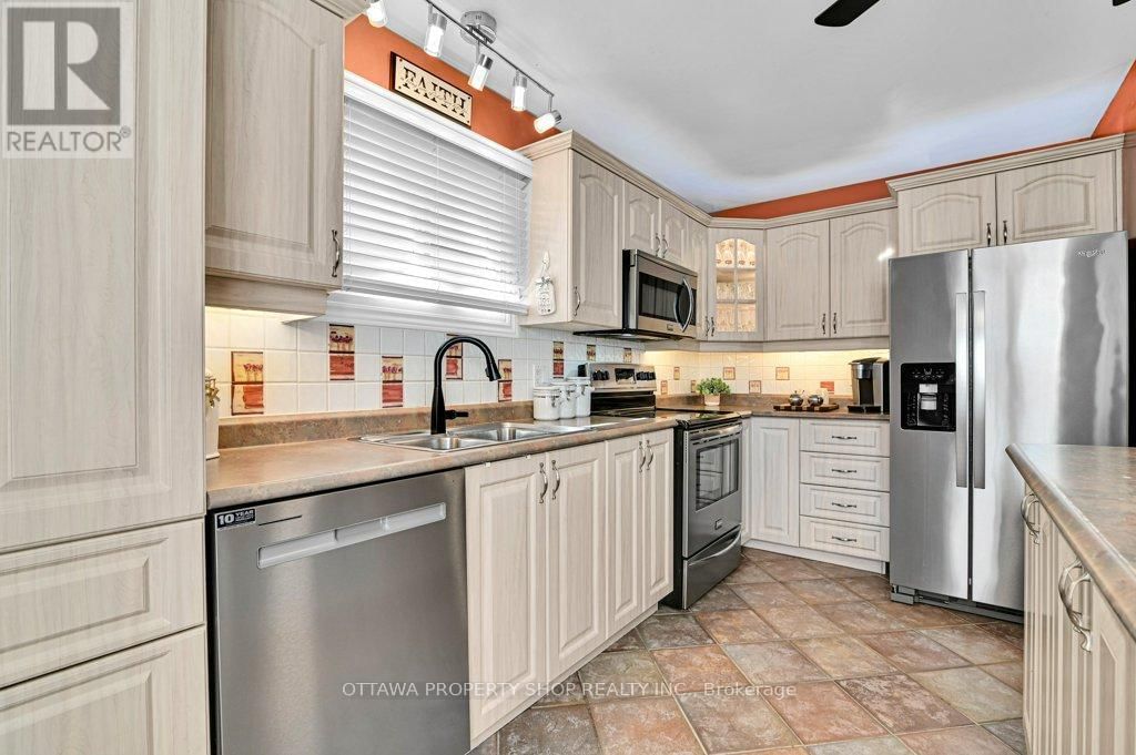 6156 VINEYARD DRIVE Image 11