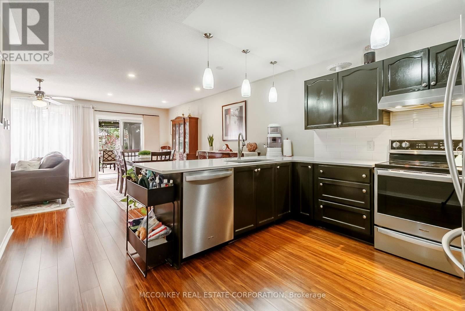 374 SPILLSBURY DRIVE Image 11