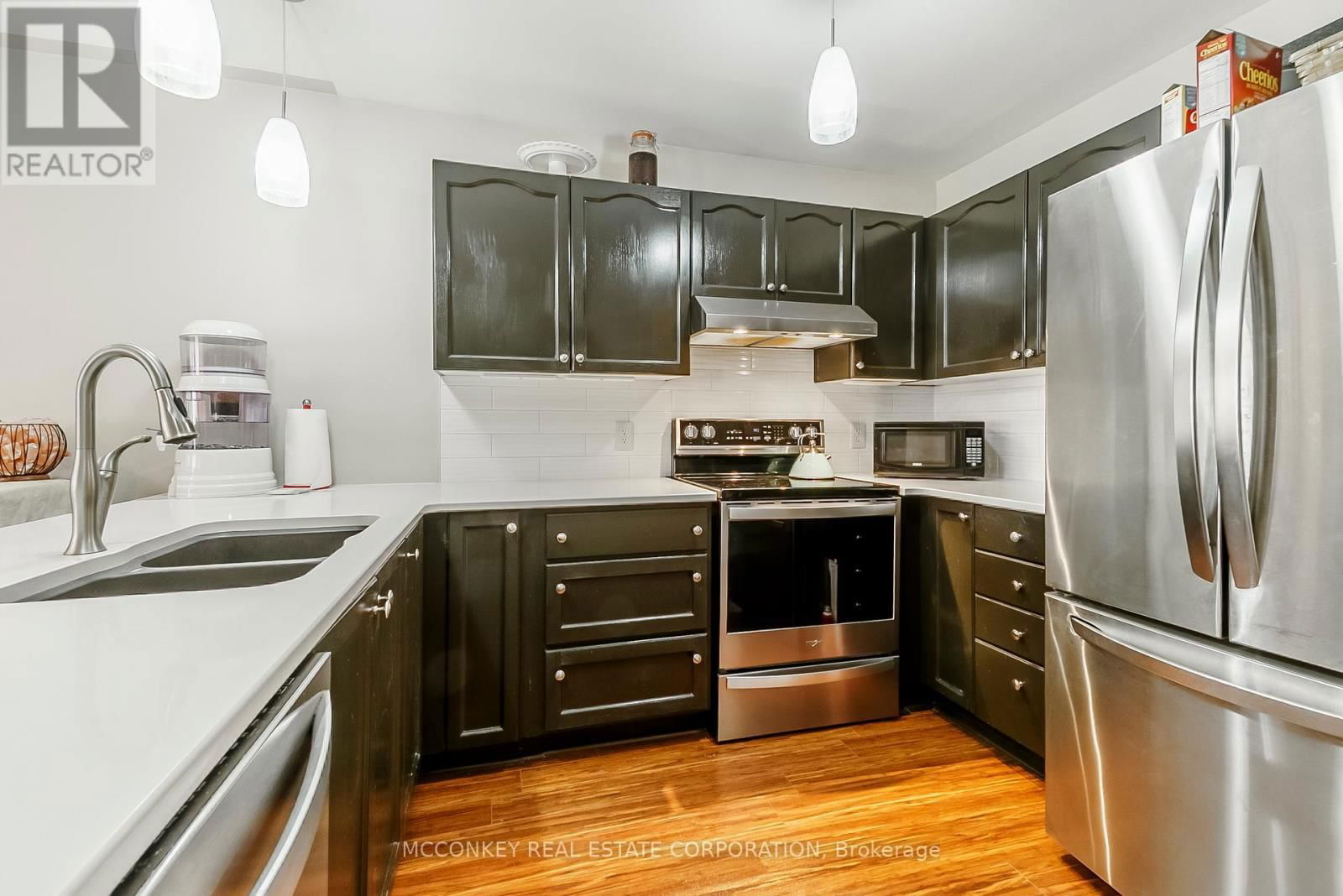 374 SPILLSBURY DRIVE Image 13