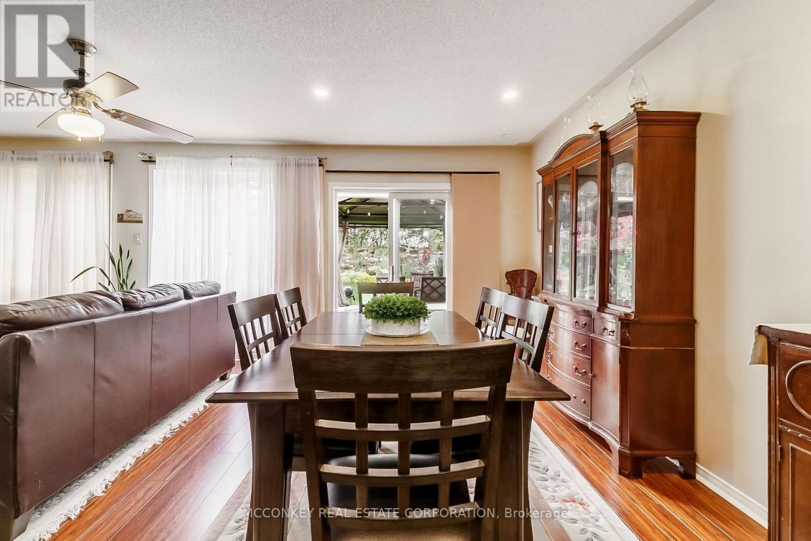 374 SPILLSBURY DRIVE Image 18