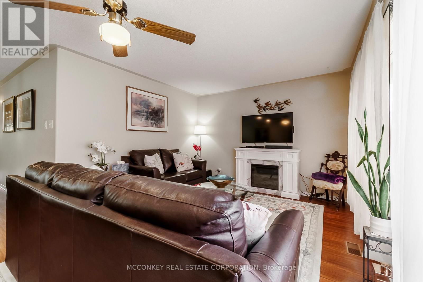 374 SPILLSBURY DRIVE Image 20