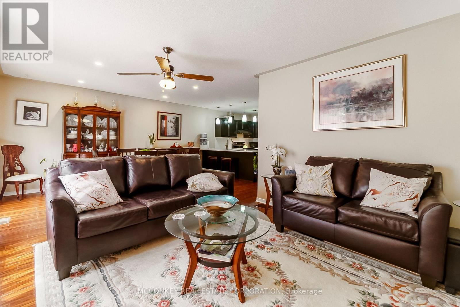 374 SPILLSBURY DRIVE Image 22