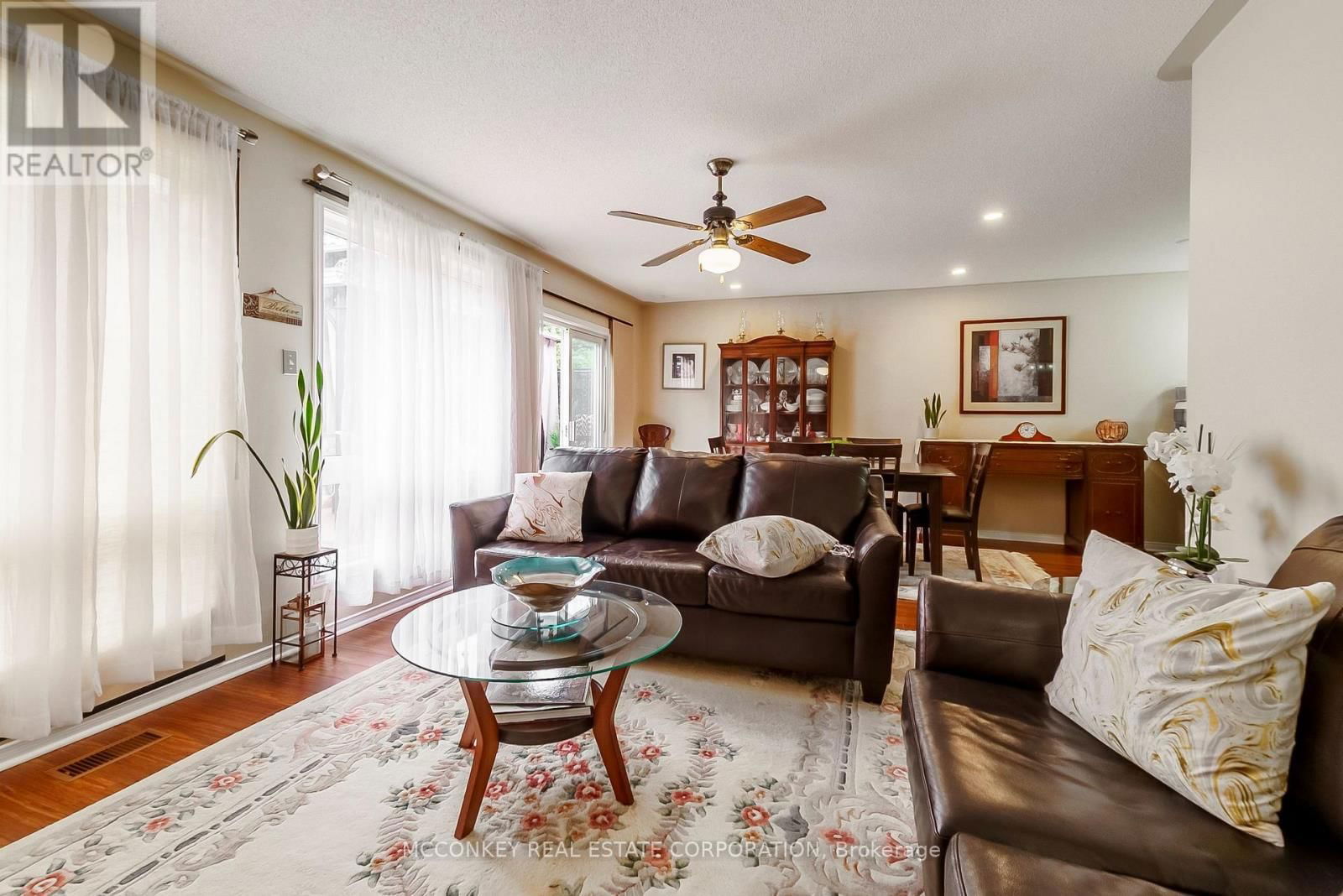 374 SPILLSBURY DRIVE Image 23