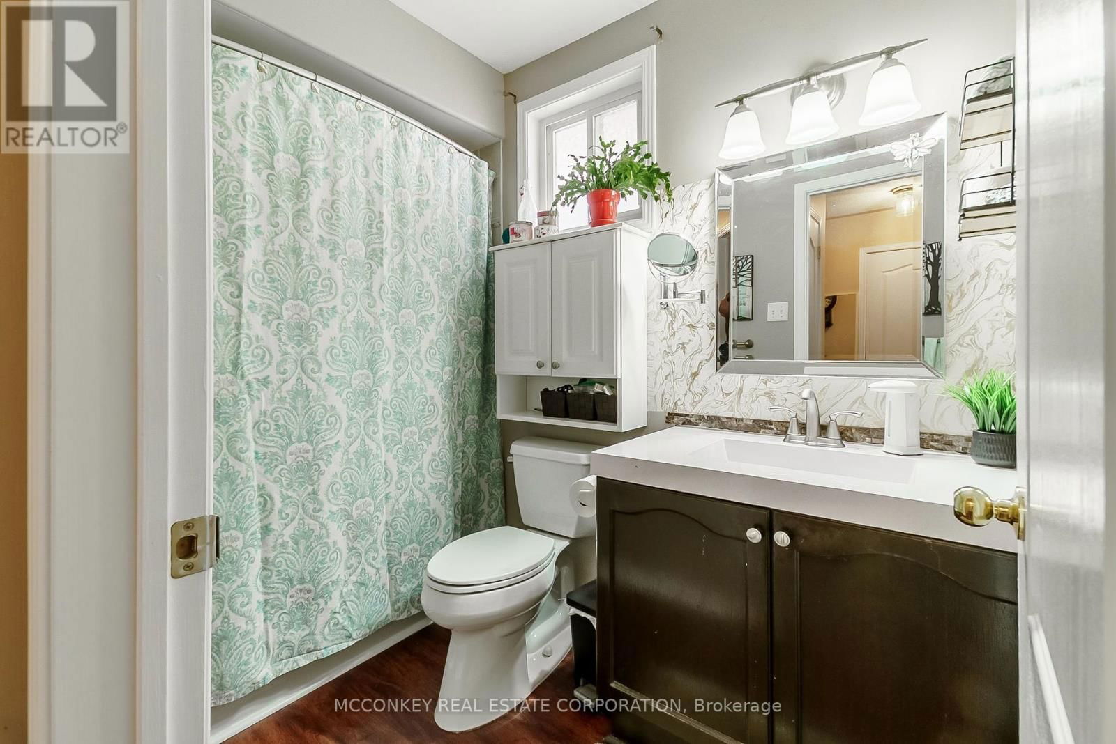 374 SPILLSBURY DRIVE Image 27