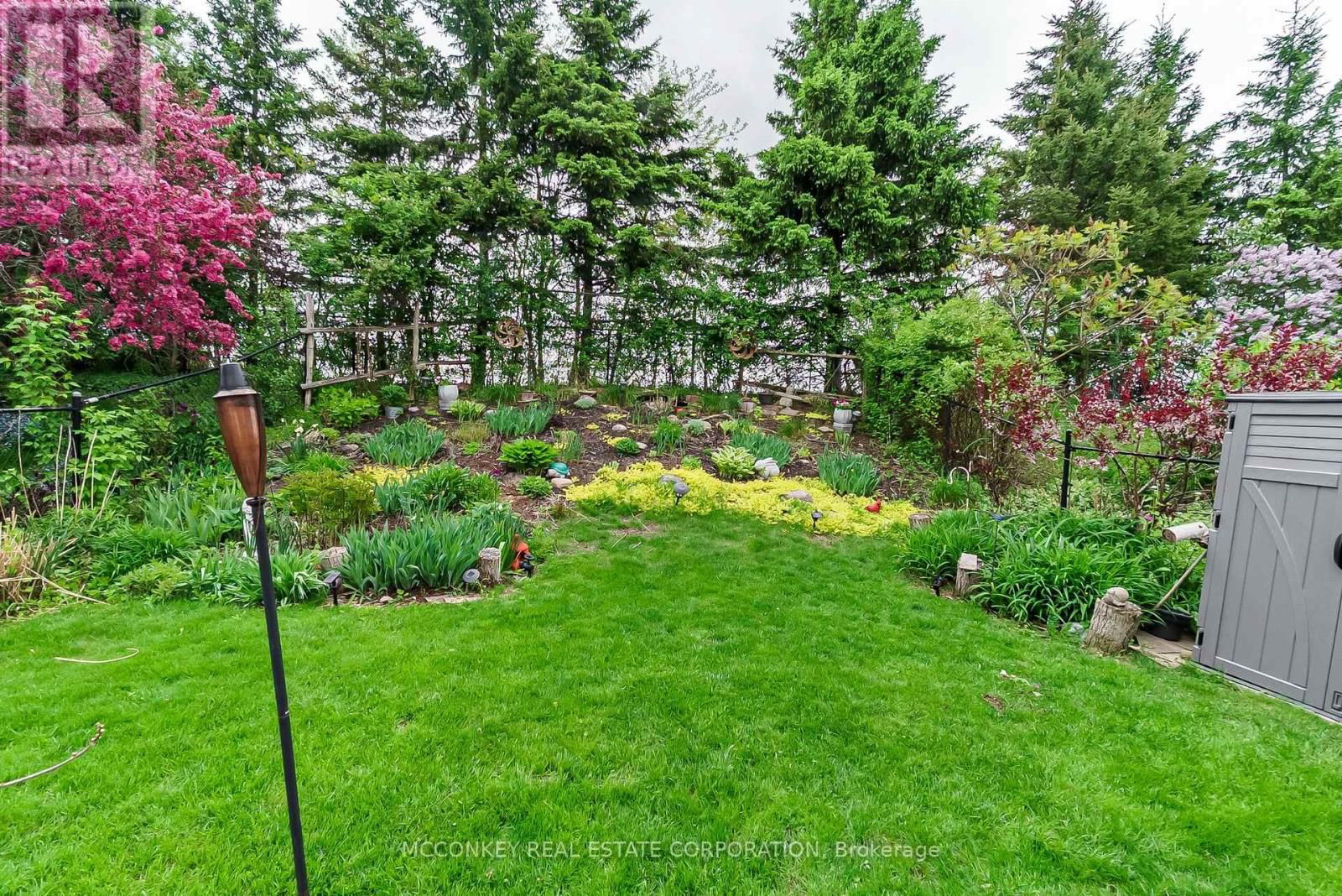 374 SPILLSBURY DRIVE Image 30