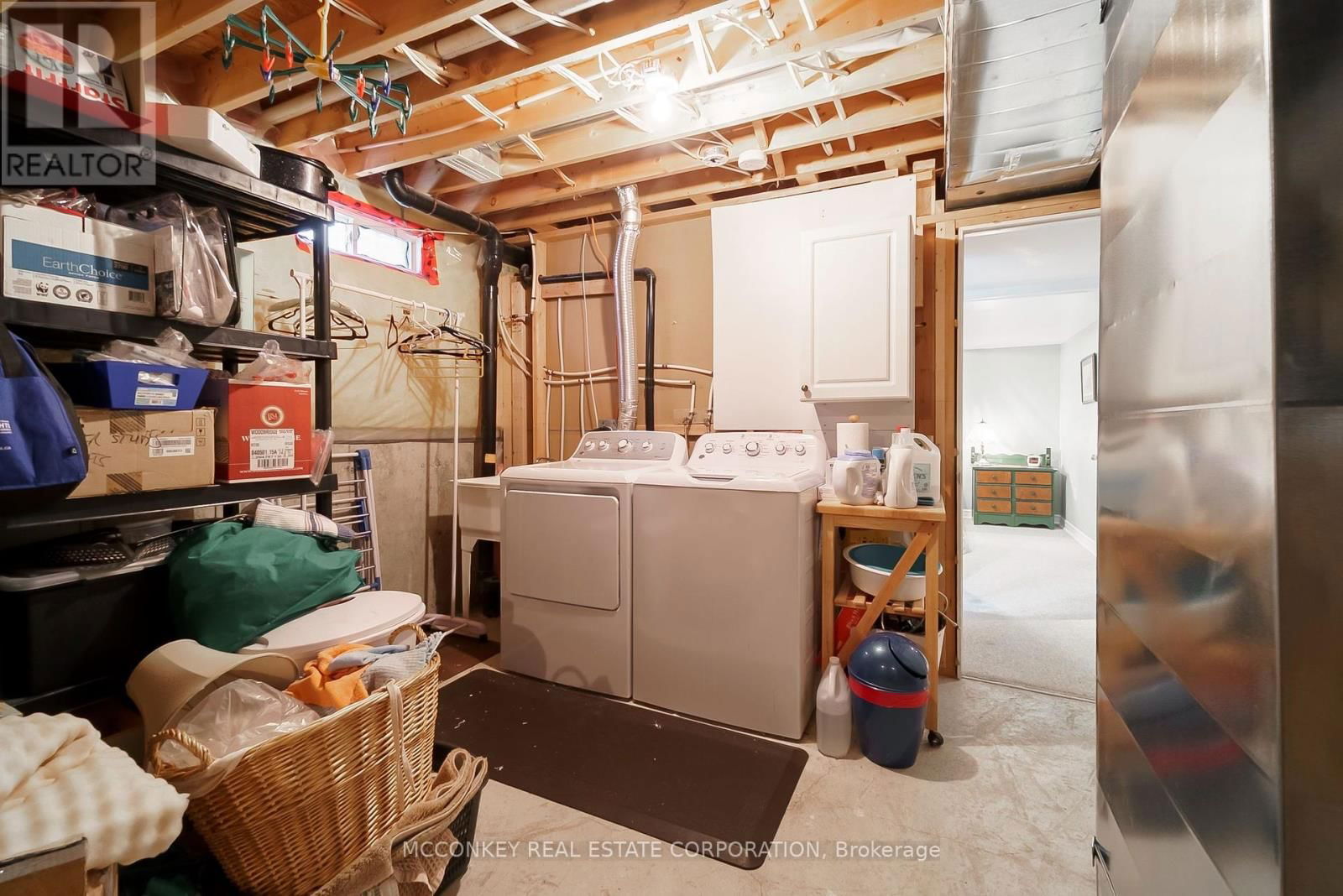 374 SPILLSBURY DRIVE Image 43