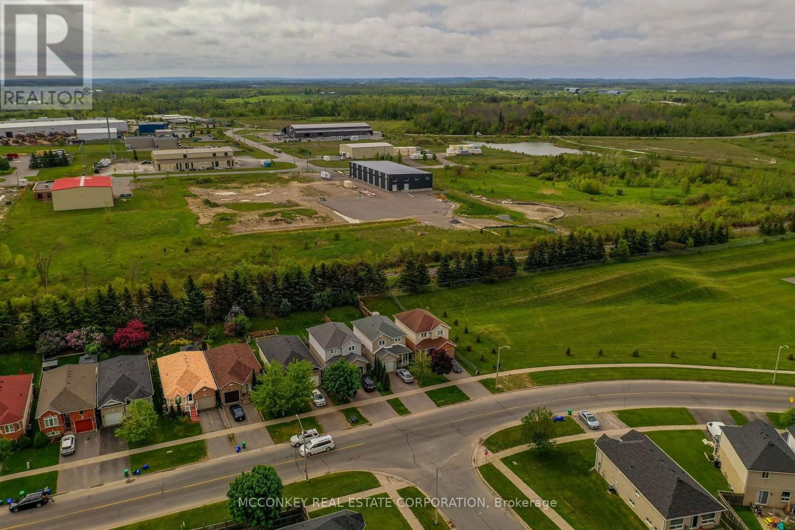 374 SPILLSBURY DRIVE Image 44