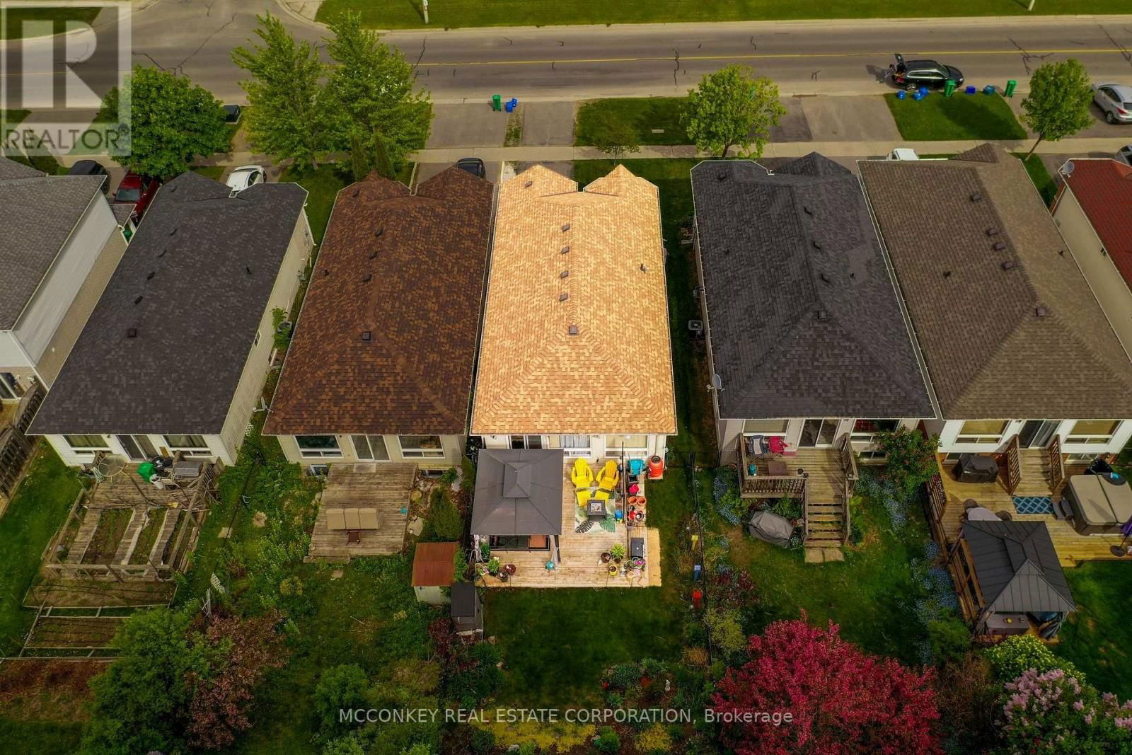 374 SPILLSBURY DRIVE Image 46