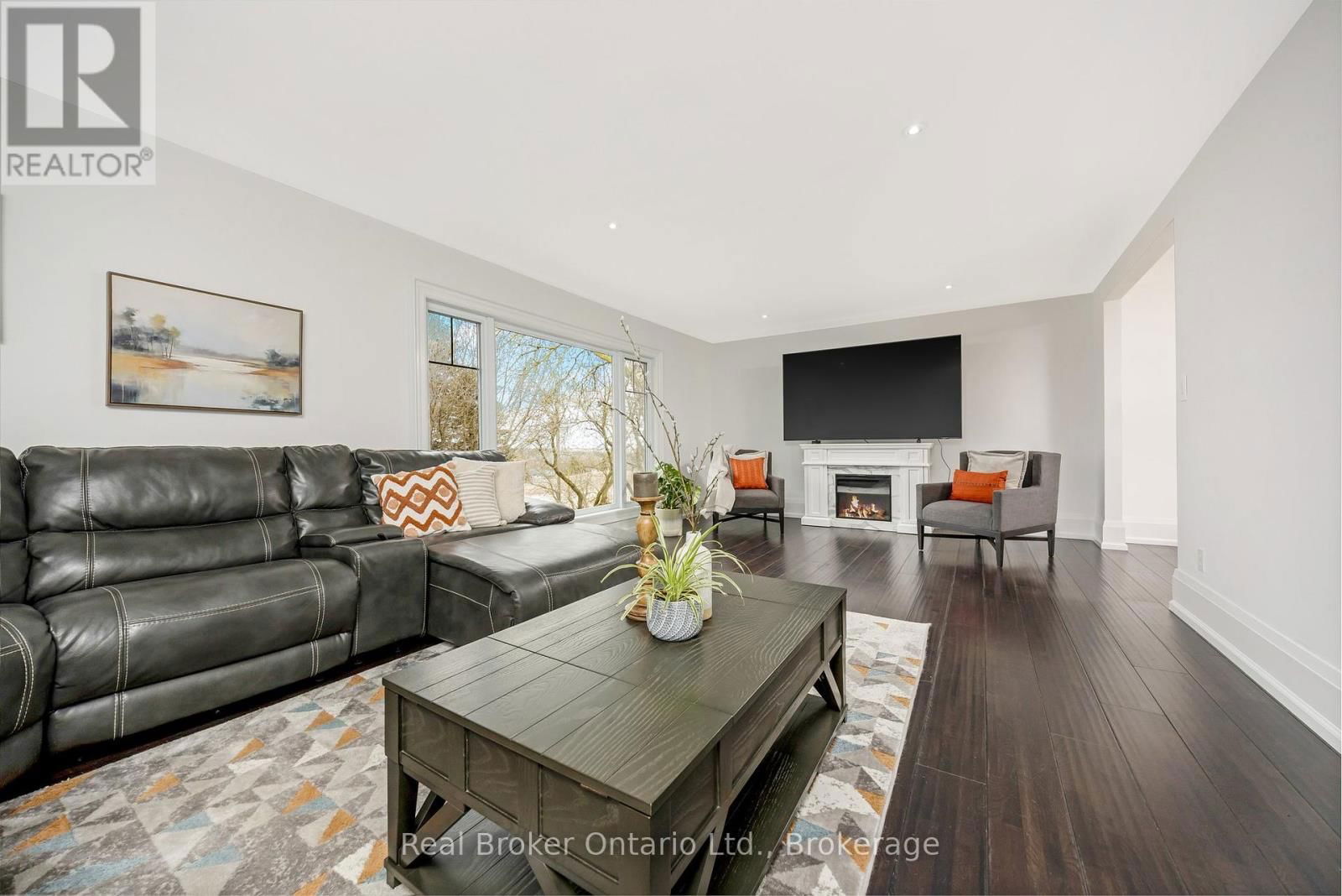 5938 TRAFALGAR ROAD Image 18