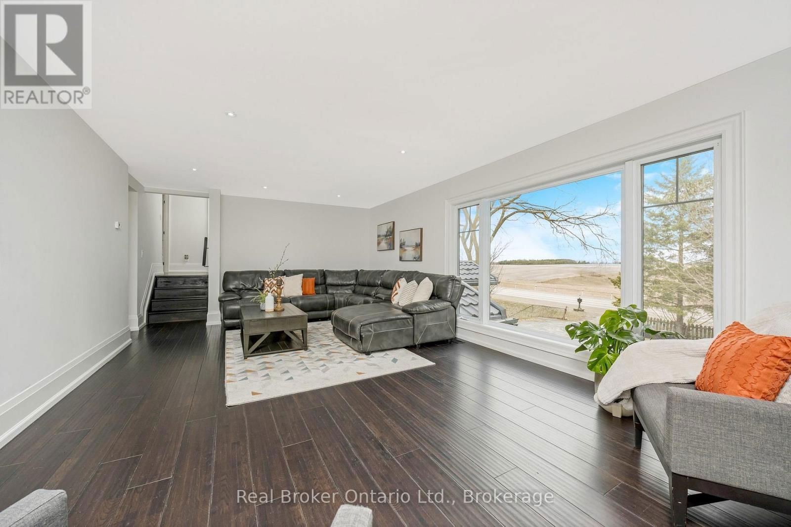 5938 TRAFALGAR ROAD Image 19
