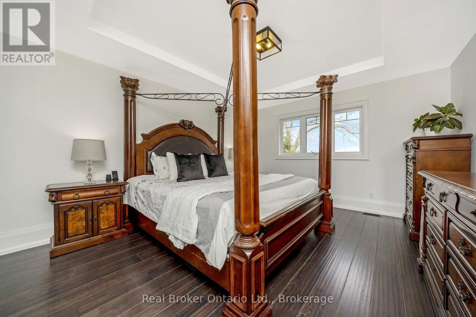 5938 TRAFALGAR ROAD Image 24