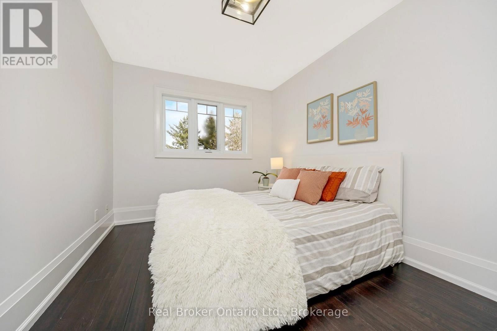 5938 TRAFALGAR ROAD Image 25