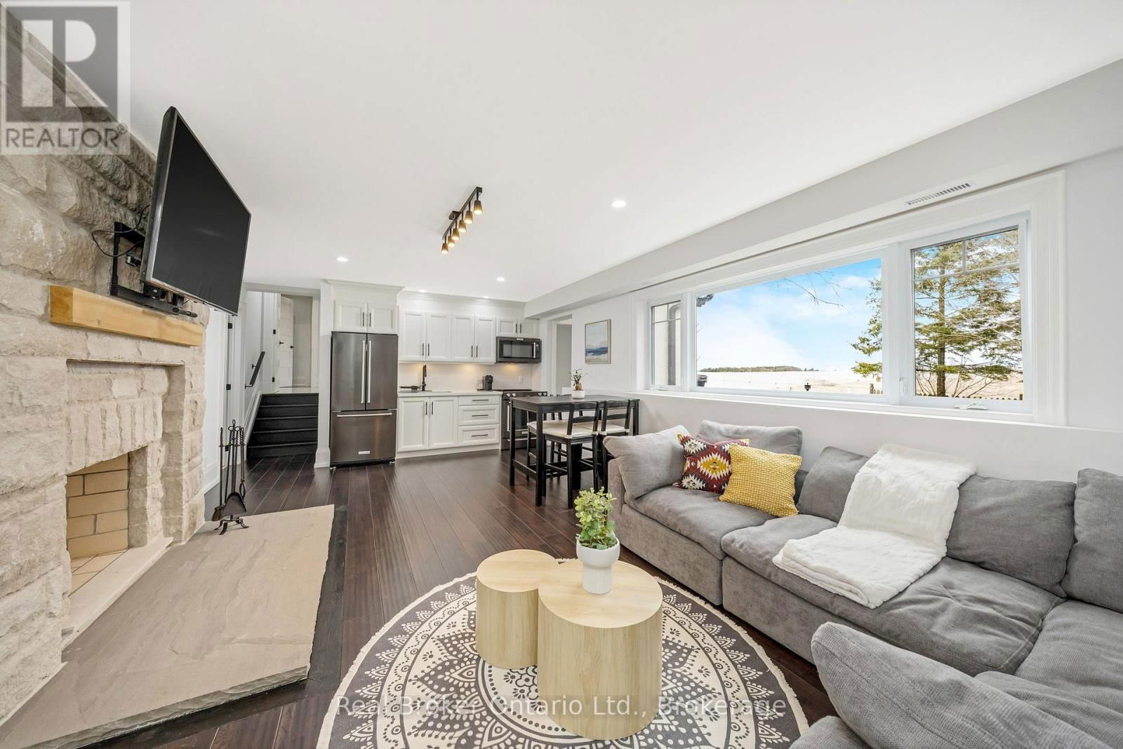 5938 TRAFALGAR ROAD Image 31