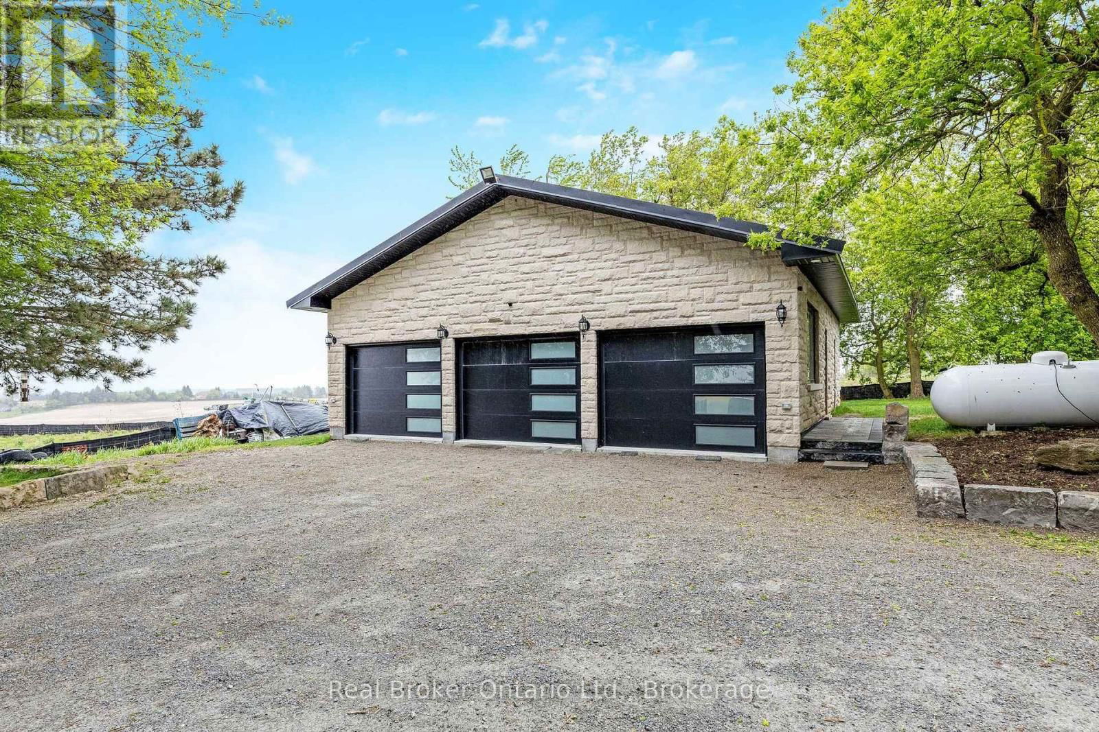 5938 TRAFALGAR ROAD Image 41