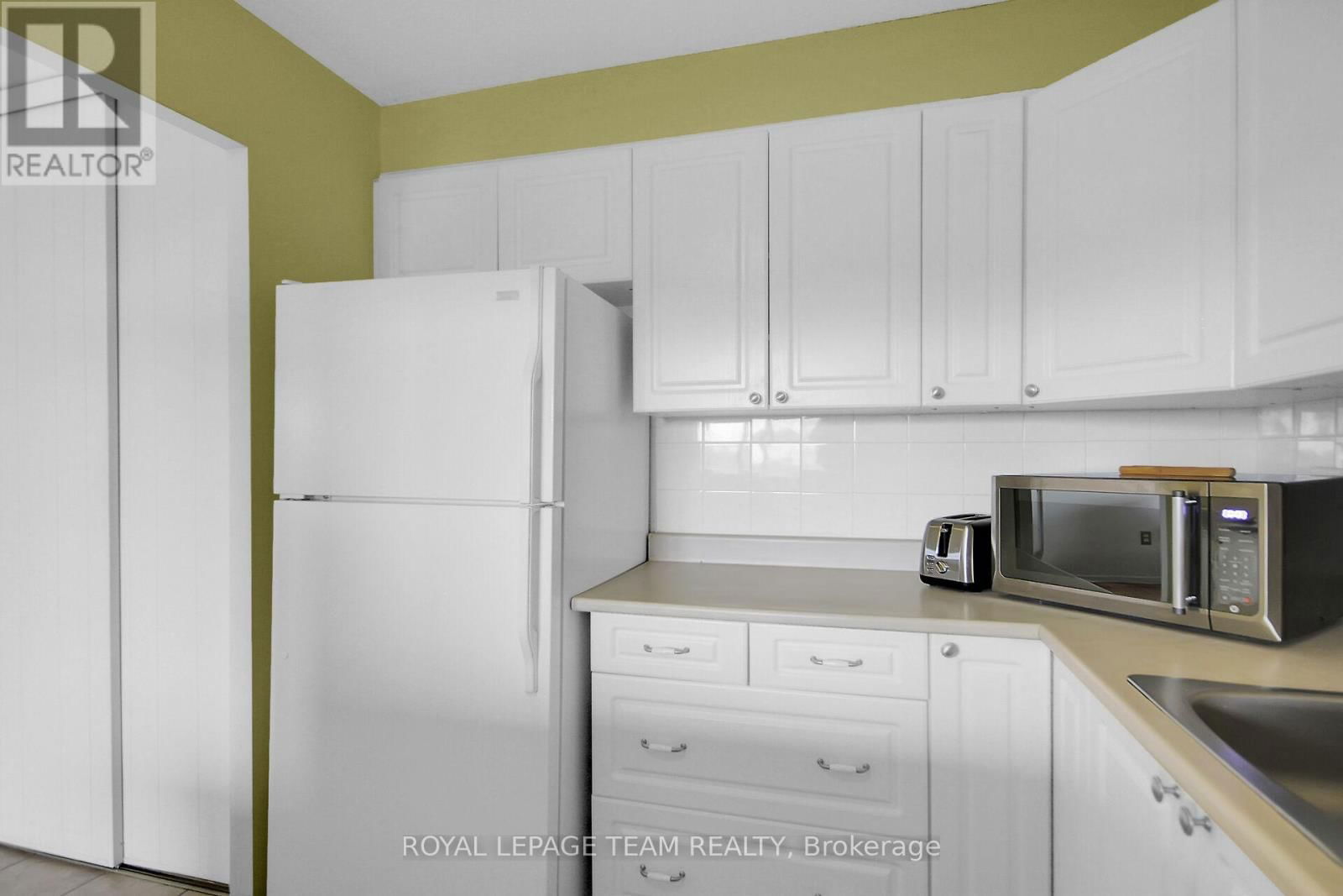 306 - 20 CHESTERTON DRIVE Image 11