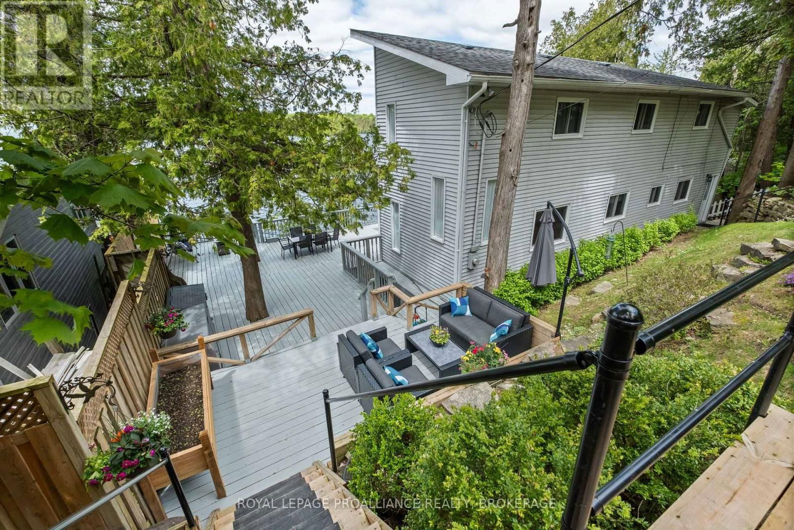 1020 LARK LANE Image 2