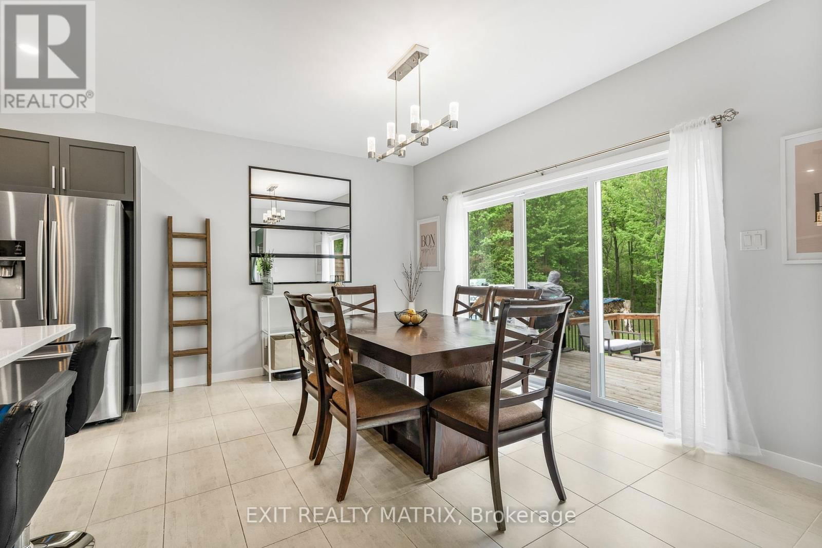 1463 VINETTE ROAD Image 10