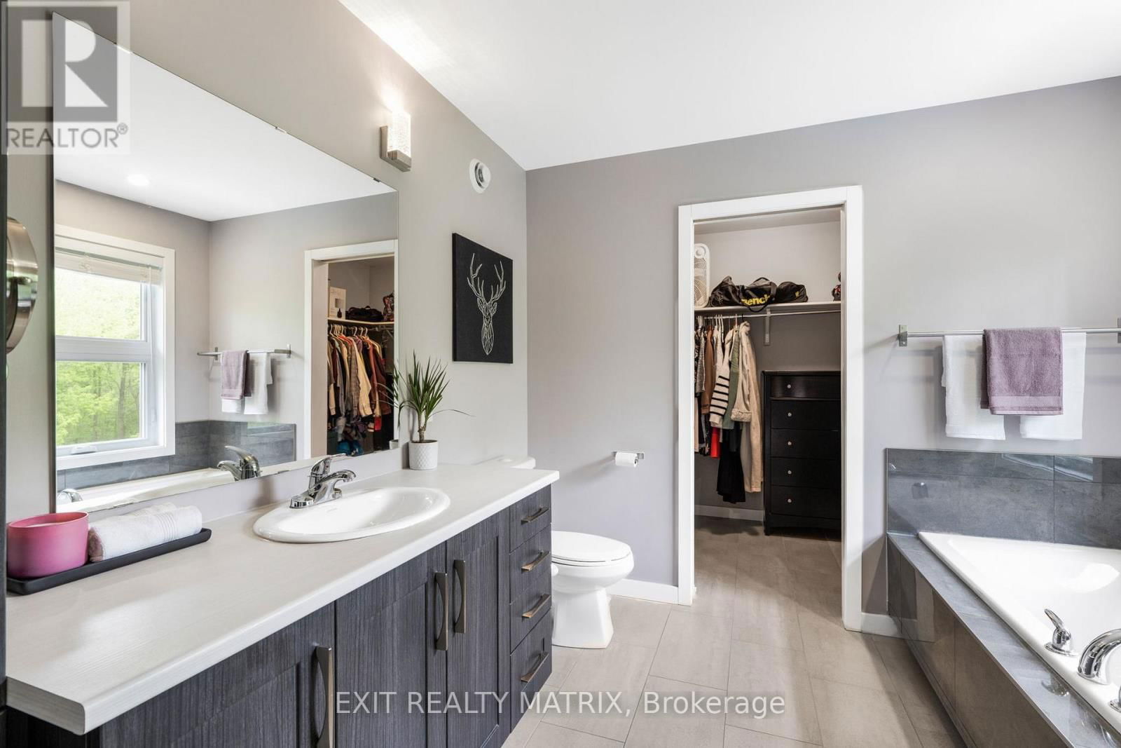 1463 VINETTE ROAD Image 20