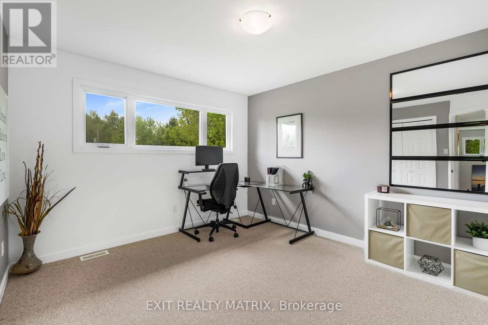 1463 VINETTE ROAD Image 24
