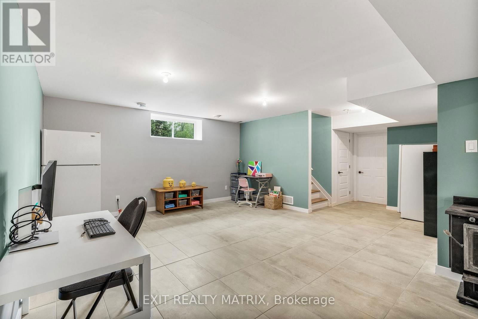 1463 VINETTE ROAD Image 29