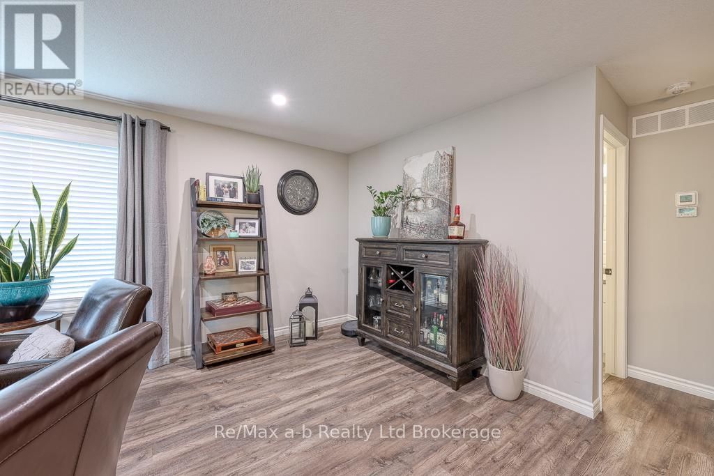 60 JAMES STREET Image 22