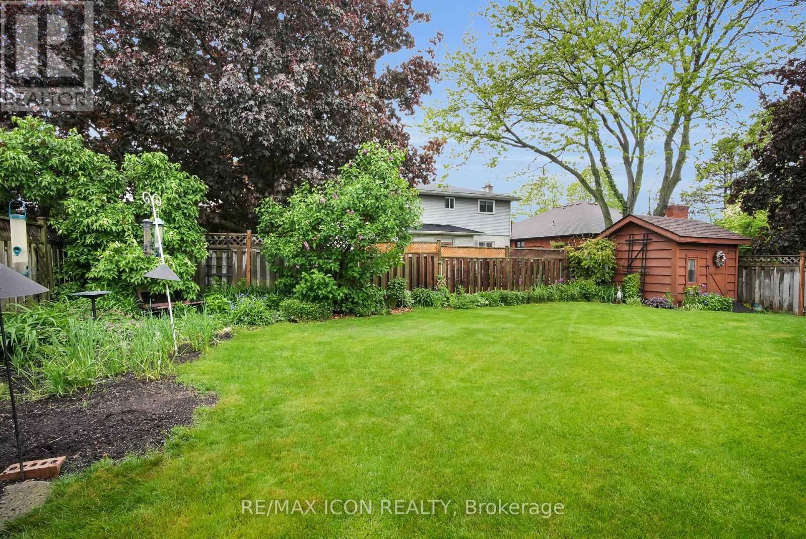 45 WHISPERWOOD CRESCENT Image 11