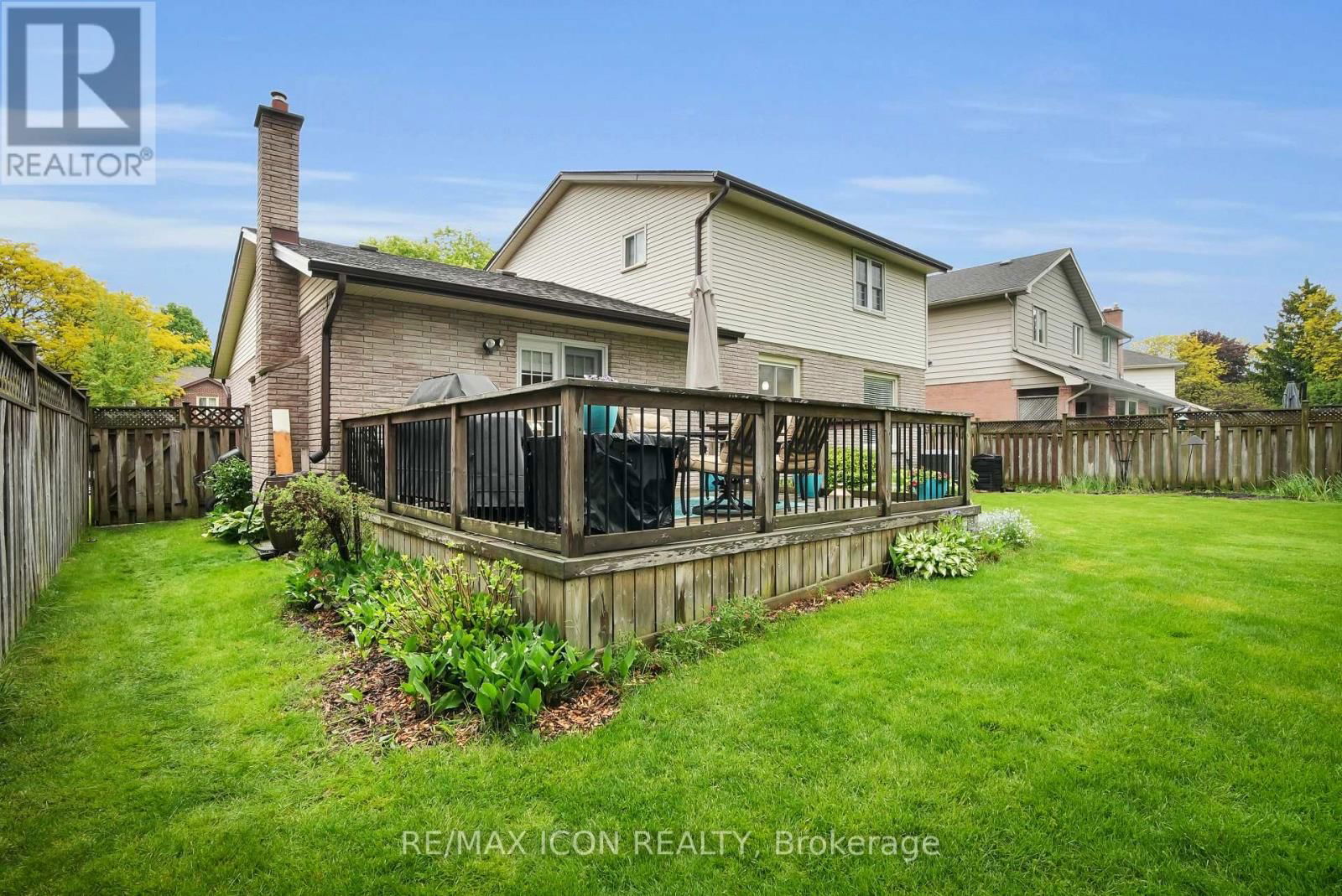 45 WHISPERWOOD CRESCENT Image 14