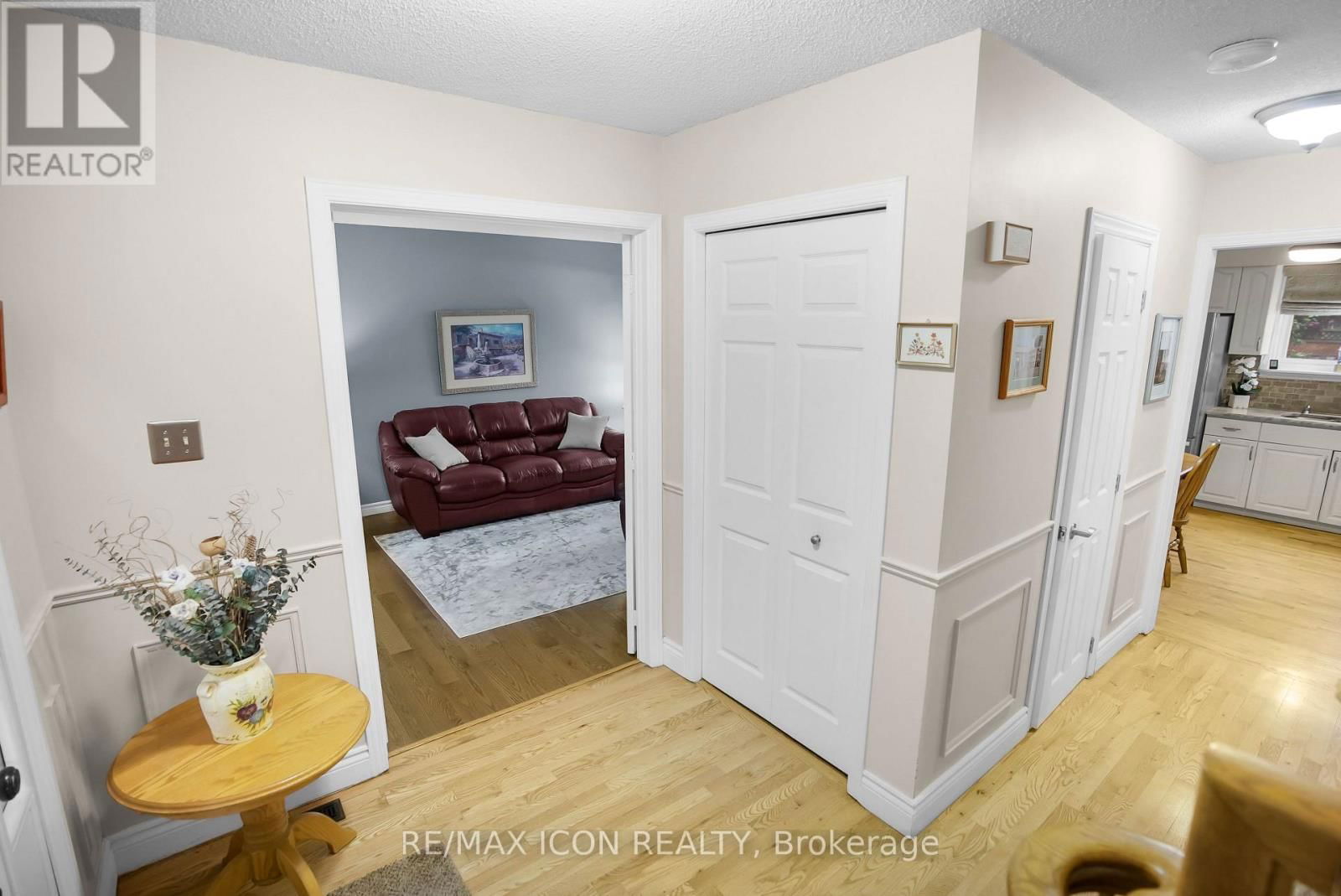 45 WHISPERWOOD CRESCENT Image 16