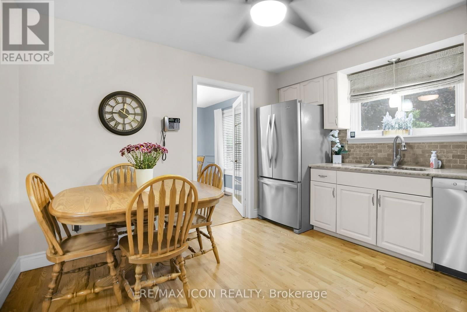 45 WHISPERWOOD CRESCENT Image 23