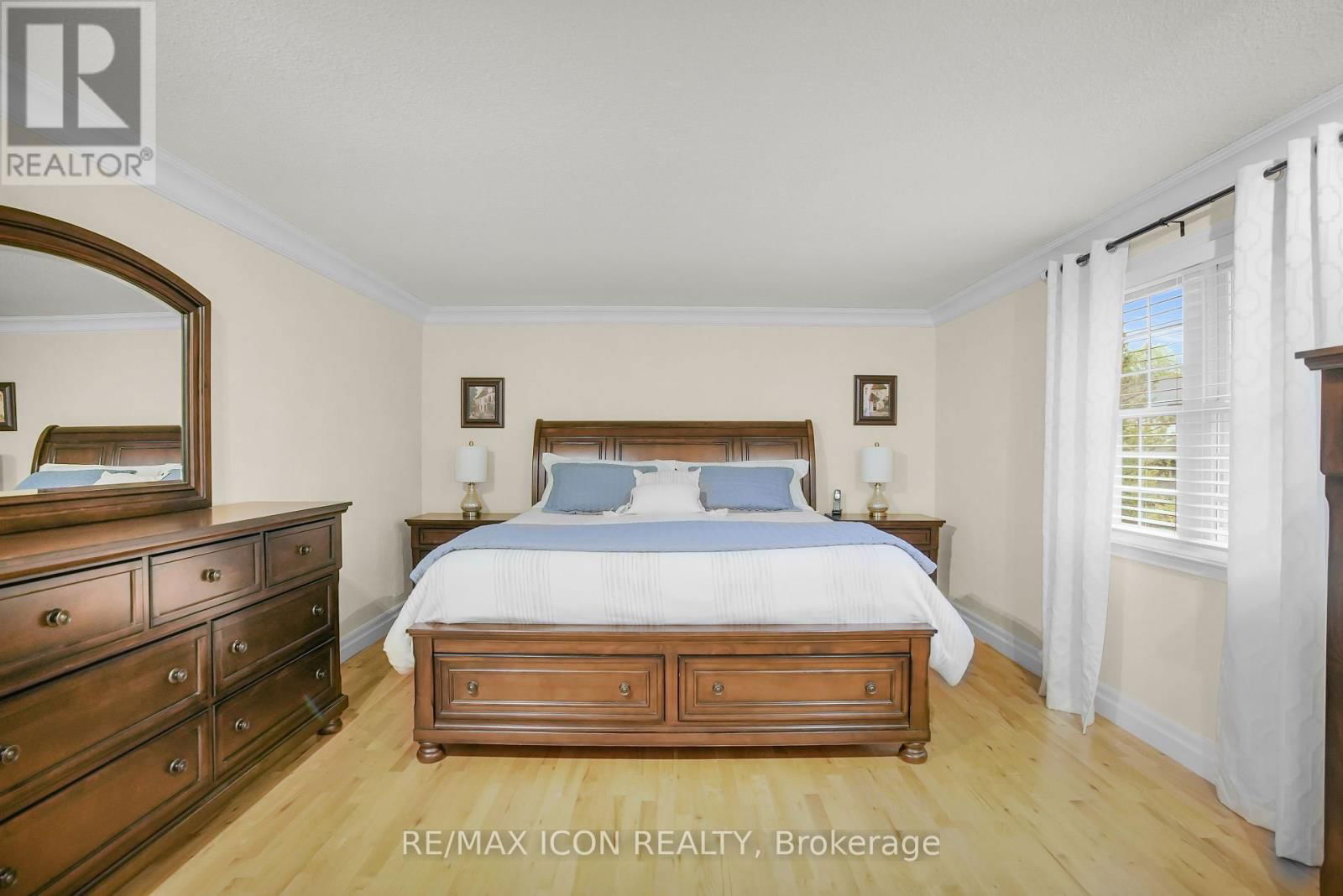 45 WHISPERWOOD CRESCENT Image 31