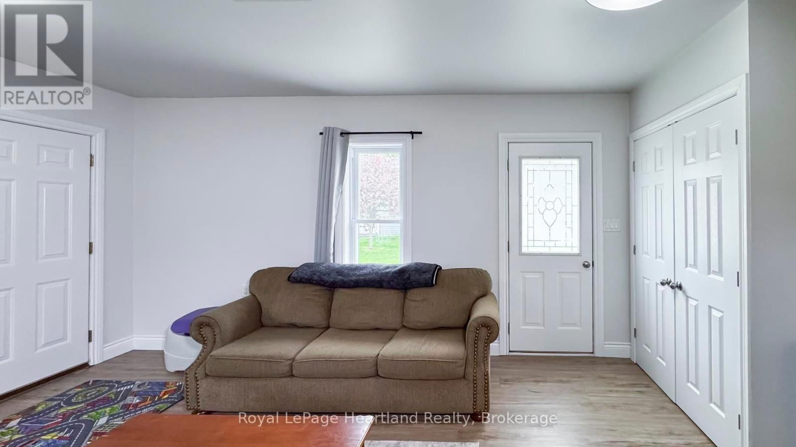178 WELLINGTON STREET Image 23