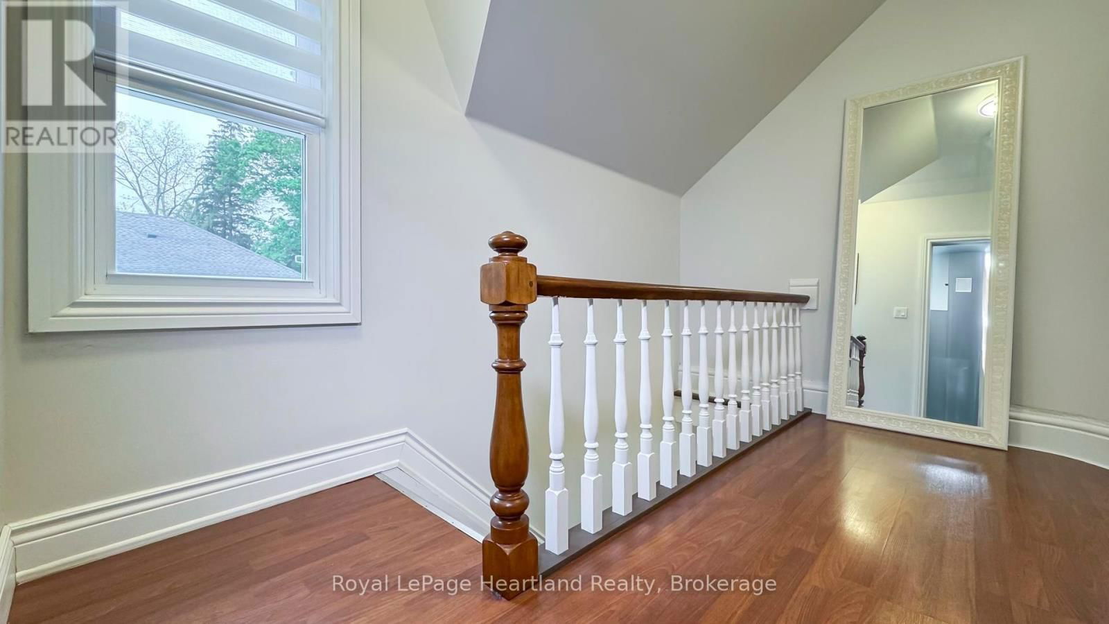 178 WELLINGTON STREET Image 30